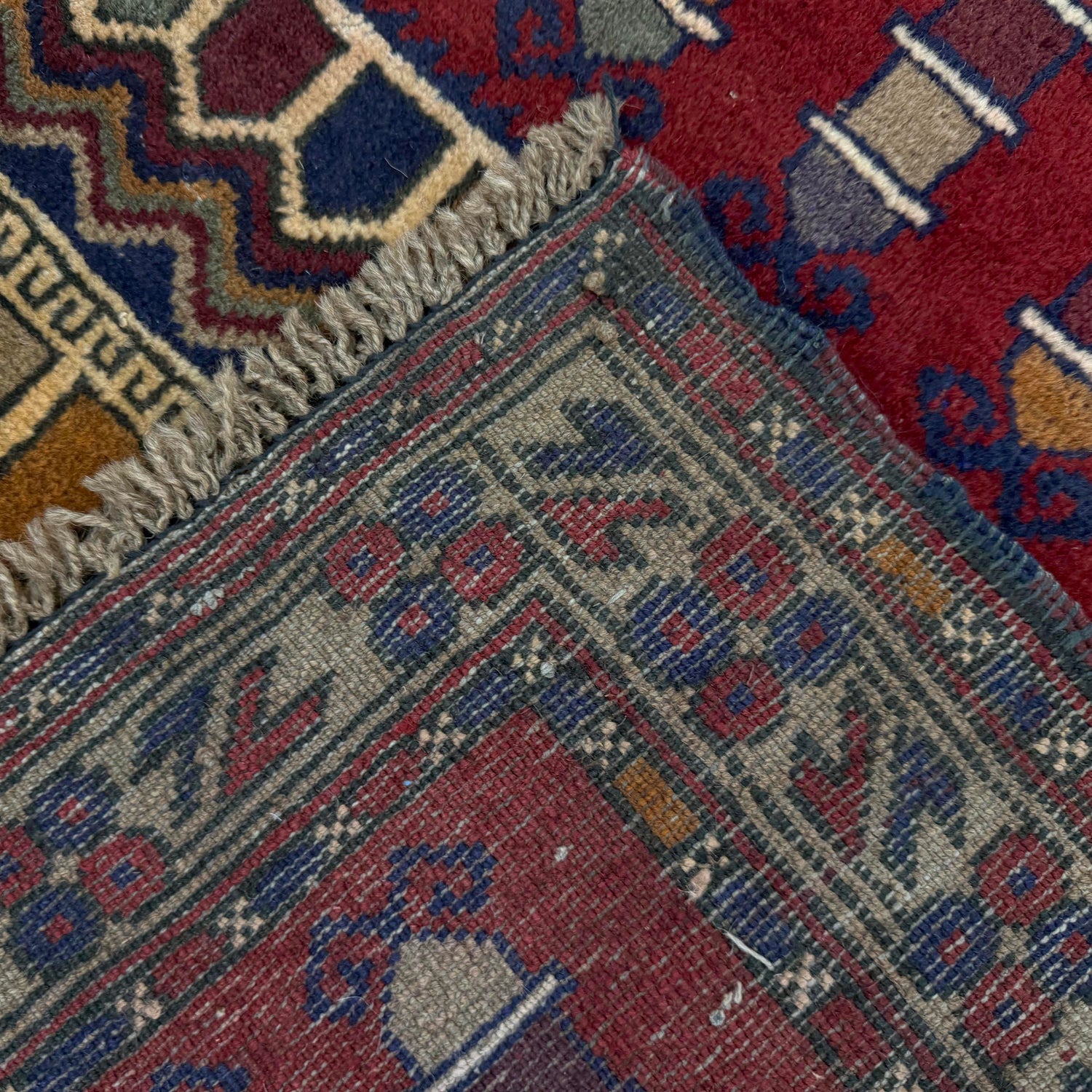 Small Prayer Carpet 2' 10" x 3' 9" ft / 87 x 115 cm - No. G37682