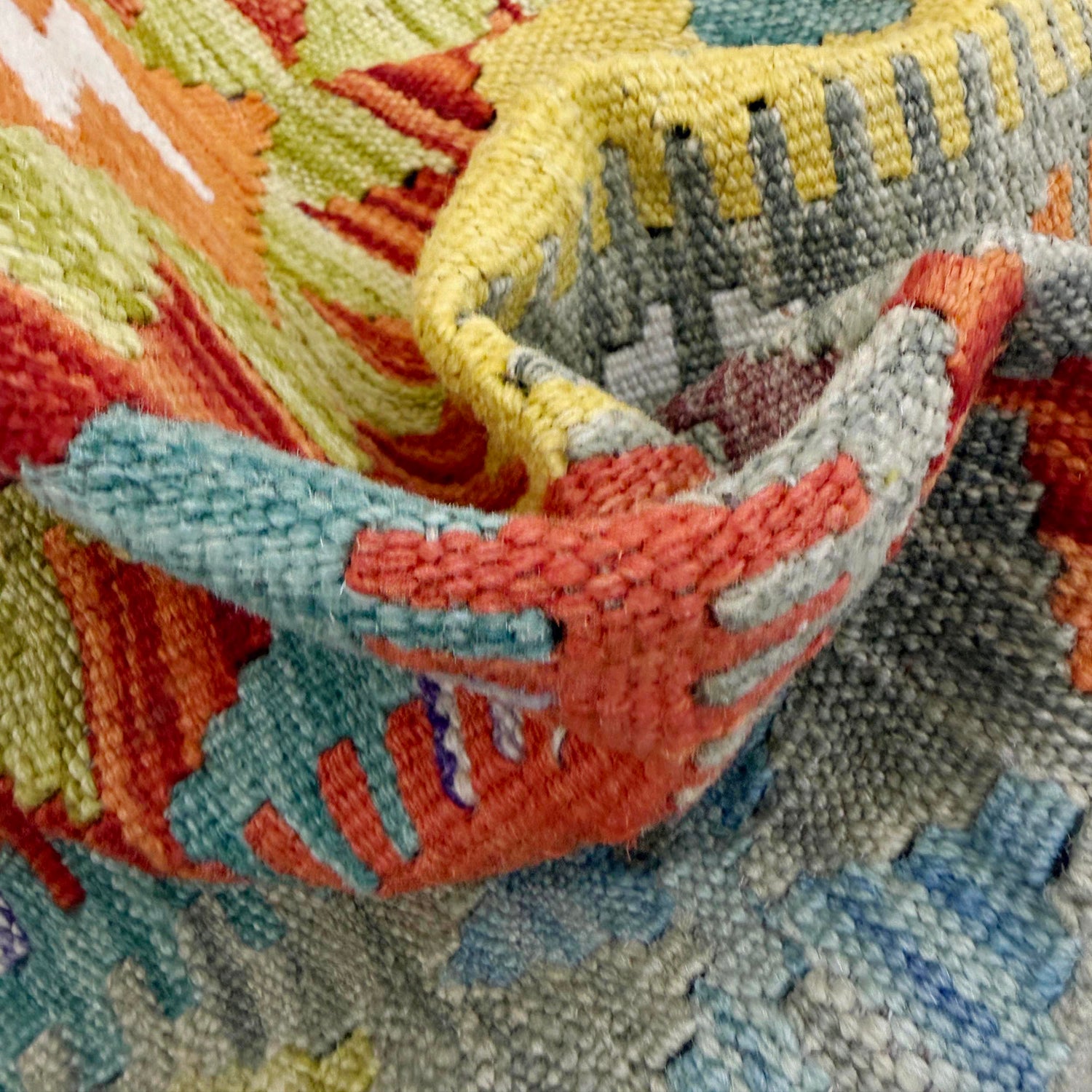 Handmade Vegetable Kilim 3' 11" x 6' 5" ft / 120 x 195 cm - No. G38876