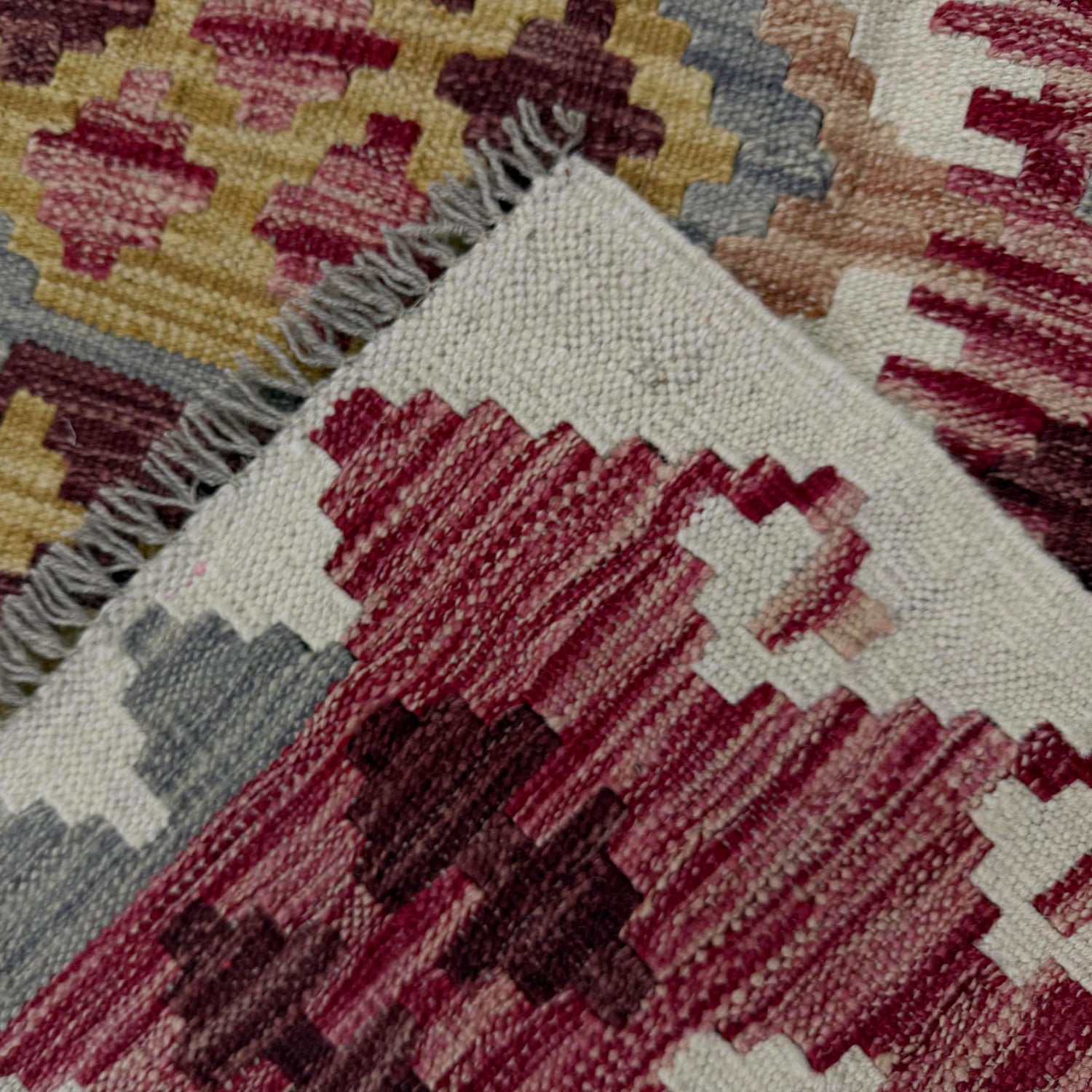 Hand Woven Wool Kelim 5' 0" x 6' 5" ft / 153 x 196 cm - No. G38935