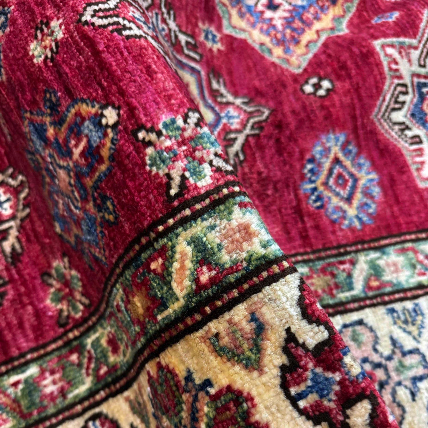 High-Quality Kazak Area Rug 3' 5" x 4' 10" ft / 104 x 148 cm - No. G39608