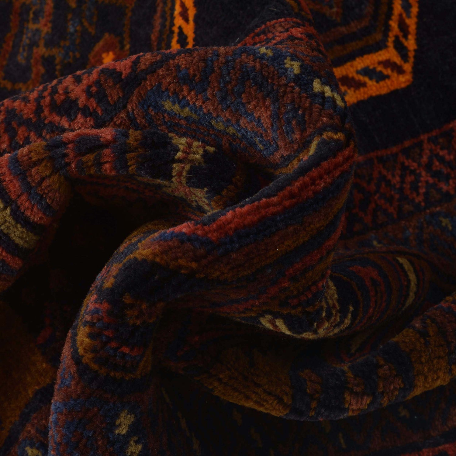 Traditional Baloch Rug 3' 12" x 6' 6" ft / 121 x 198 cm - No. P29033