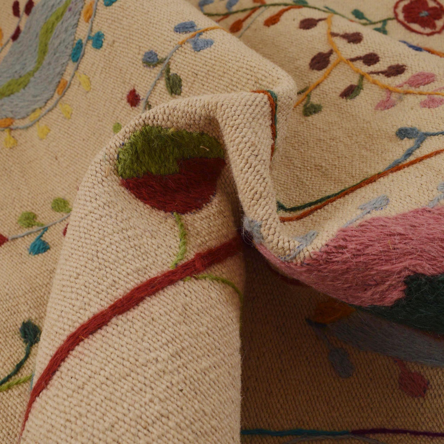 Beige Color Embroidery Flat Weave Kilim 5' 5" x 7' 10" ft / 165 x 239 cm - No. P34396