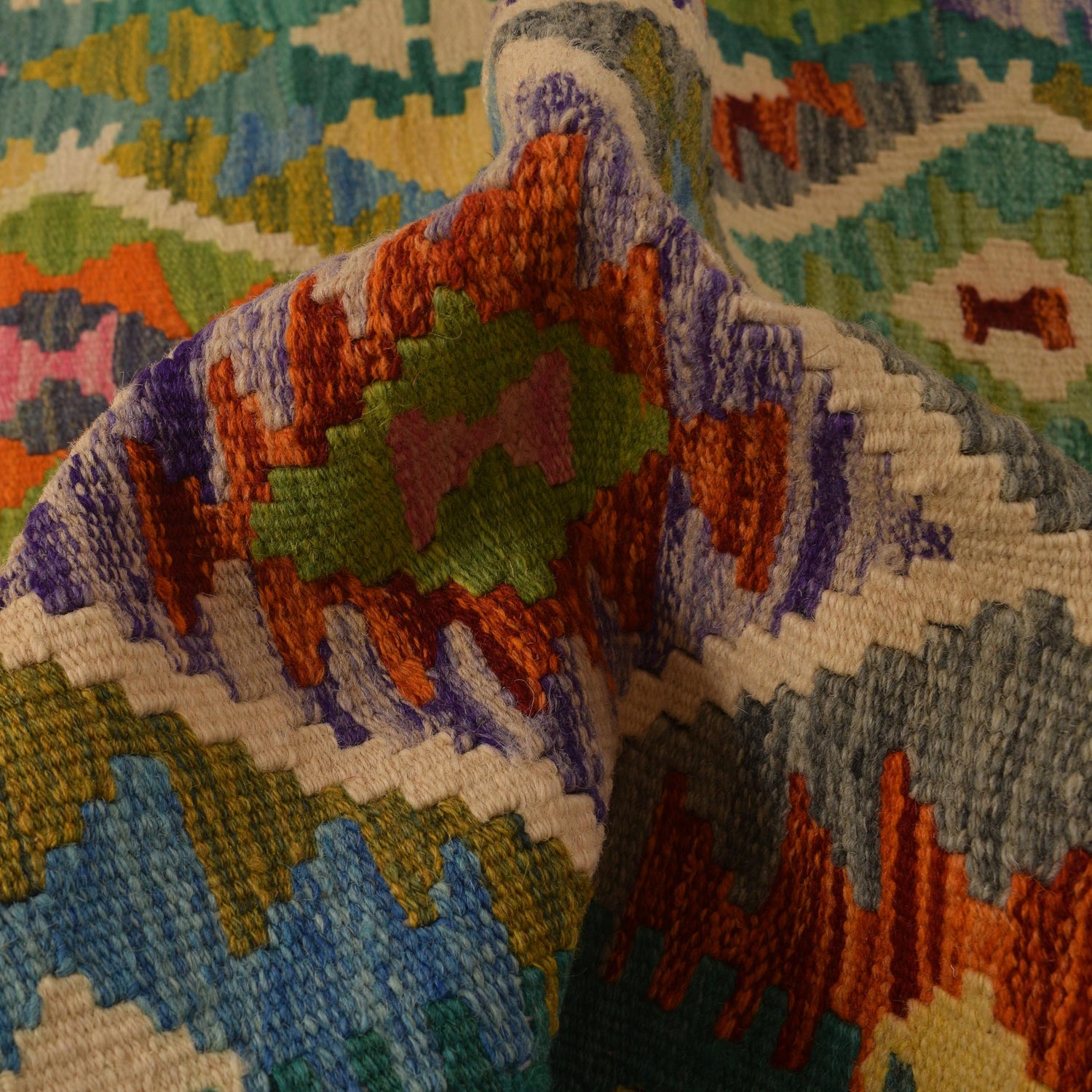 Hand Woven Wool Kelim 2' 8" x 3' 9" ft / 82 x 115 cm - No. P34902