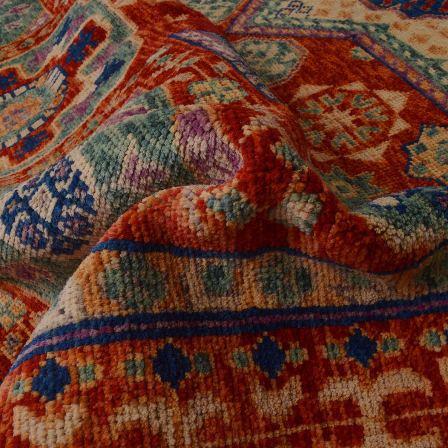 Shirazi Hand Knotted Carpet 6' 7" x 9' 7" ft / 201 x 293 cm - No. P35677