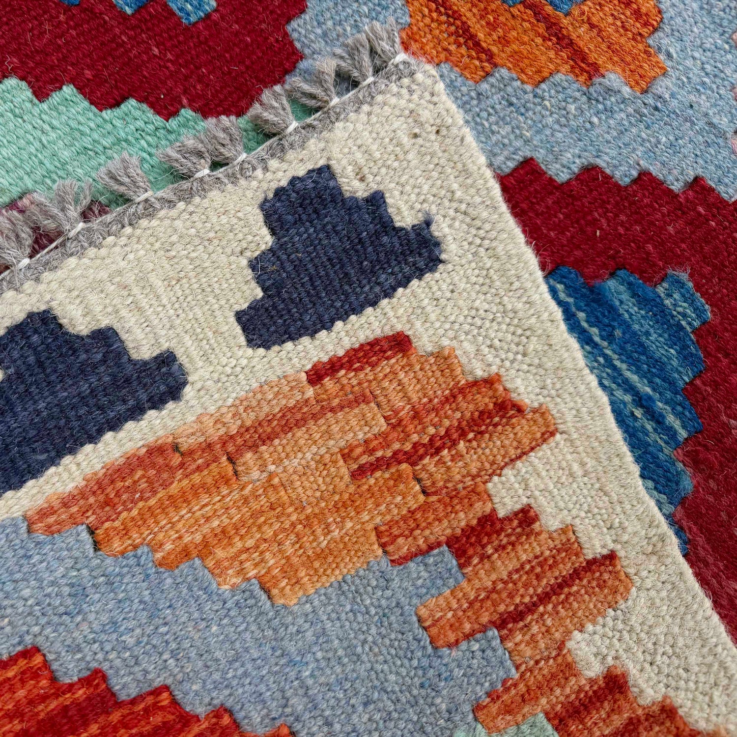 Short Kilim Runner 2' 4" x 7' 11" ft / 72 x 241 cm - No. P37036