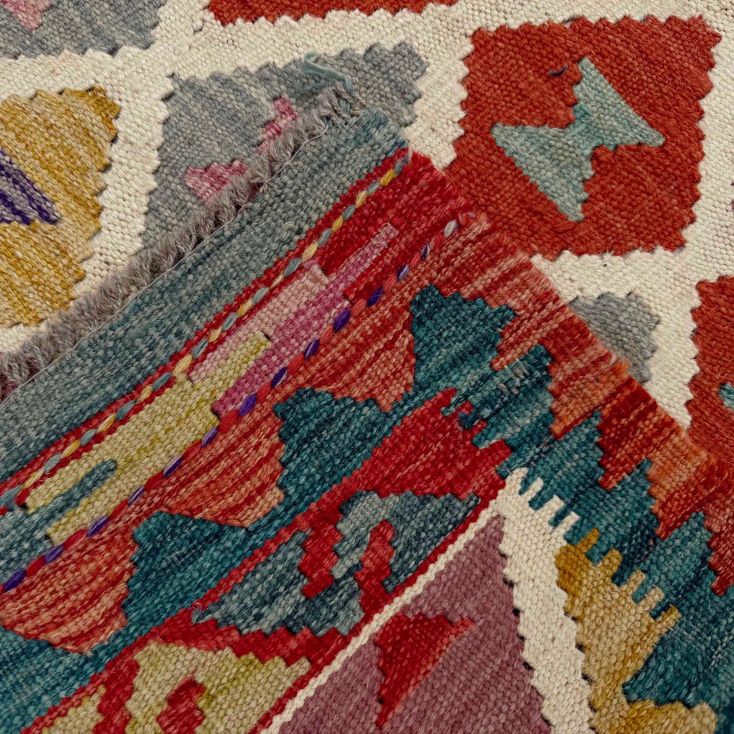 Handmade Vegetable Kilim 2' 4" x 4' 3" ft / 72 x 129 cm - No. P37050