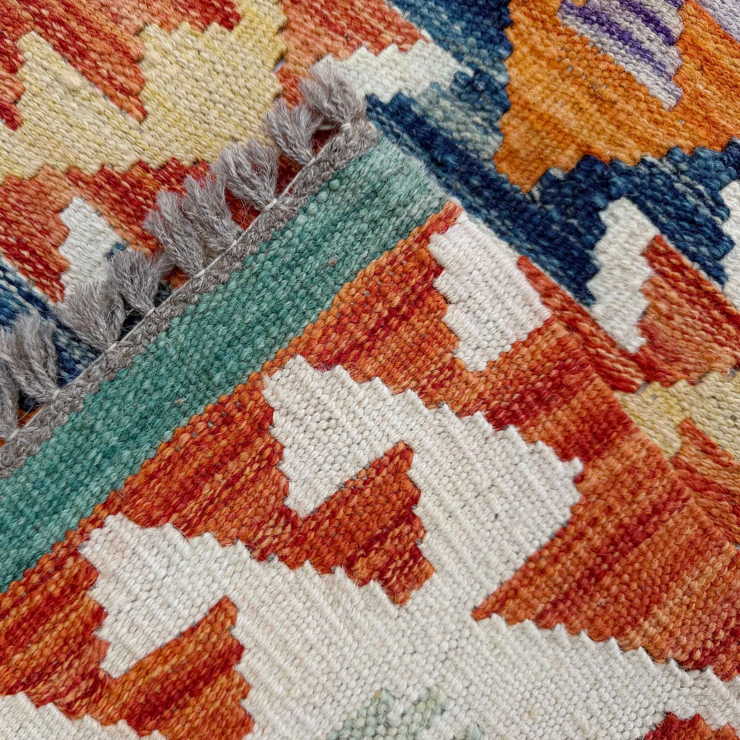 Short Kilim Runner 2' 9" x 6' 5" ft / 85 x 196 cm - No. P37068