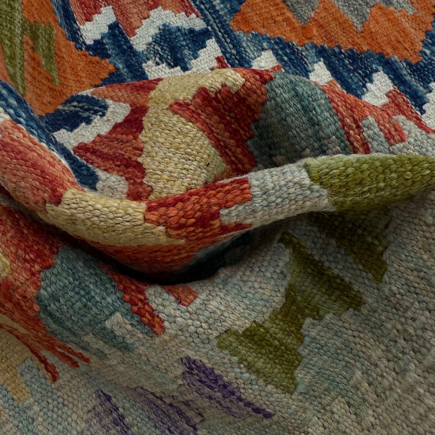 Short Kilim Runner 2' 9" x 6' 5" ft / 85 x 196 cm - No. P37068
