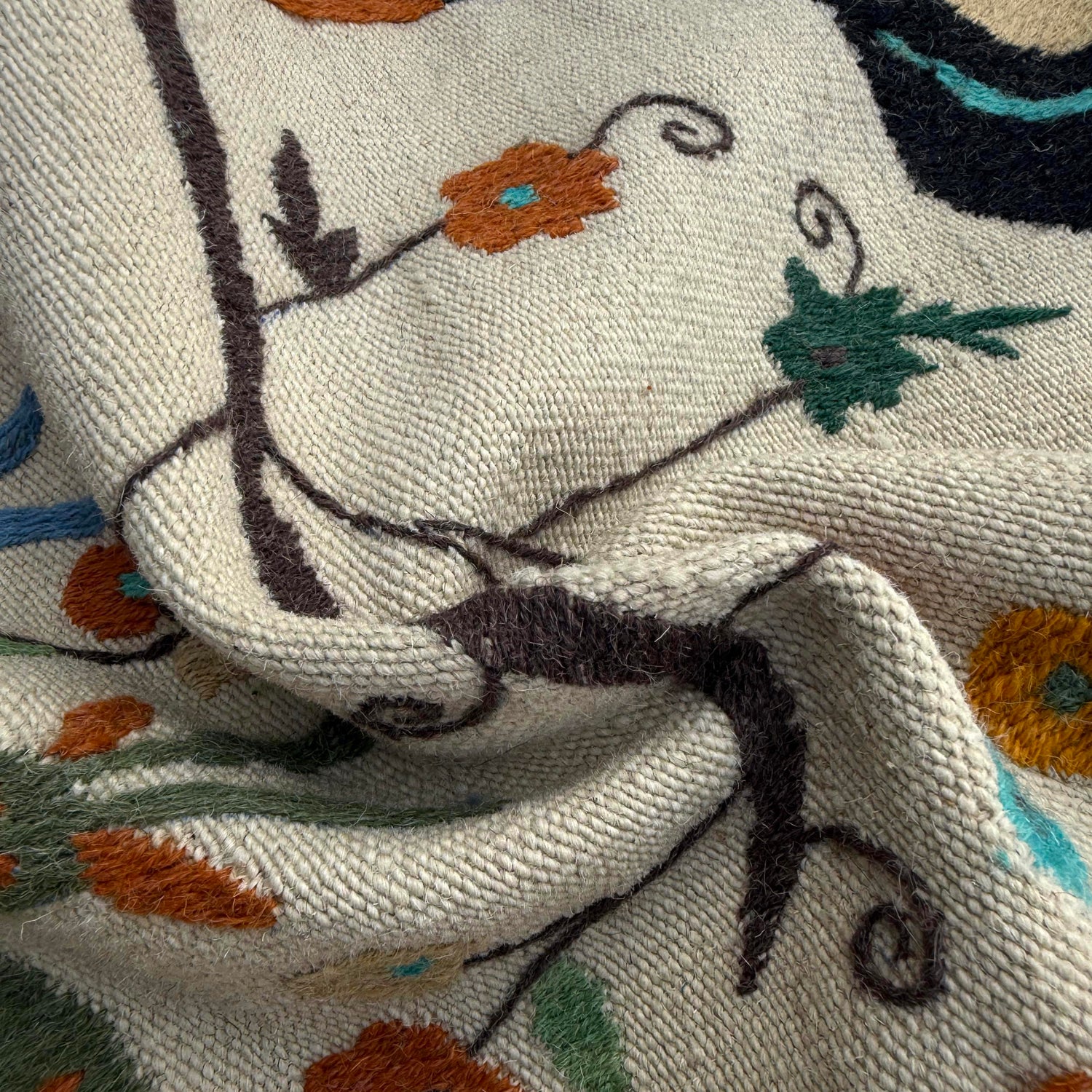 Design Embroidery Kilim 3' 5" x 6' 6" ft / 103 x 198 cm - No. P37138