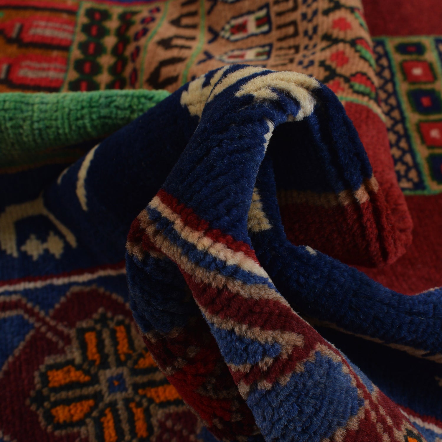 Baluch Short Rug 3' 7" x 6' 4" ft / 108 x 193 cm - No. R24765