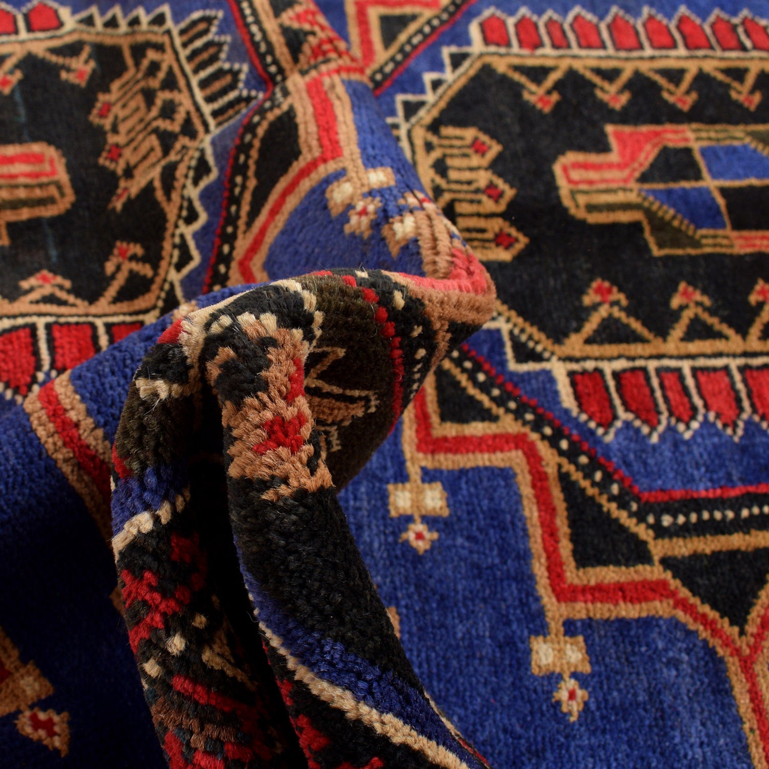 Baluch Short Rug 3' 10" x 5' 4" ft / 116 x 163 cm - No. R24766