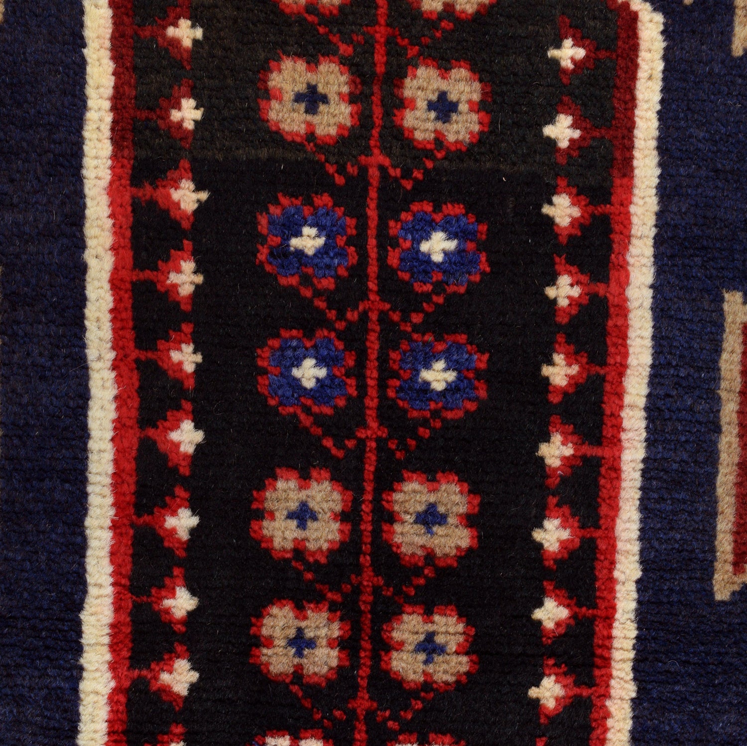 Traditional Baloch Rug 3' 3" x 4' 8" ft / 99 x 141 cm - No. R24913