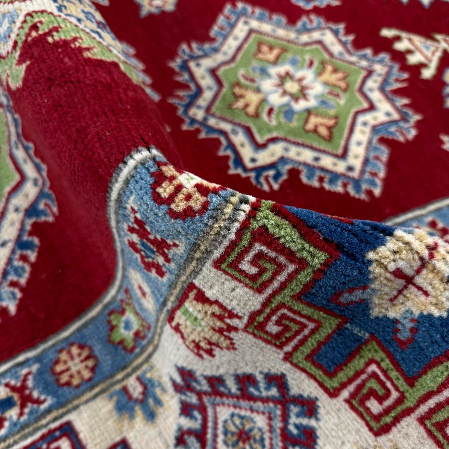 Hand Knotted Kazak Oriental Rug 5' 7" x 7' 10" ft / 169 x 238 cm - No. R37373