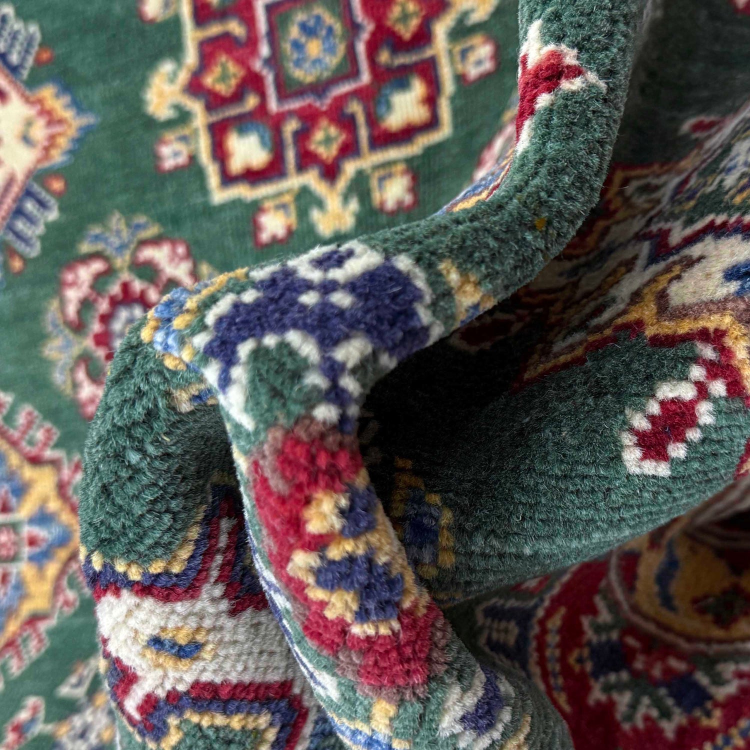 Oriental Kazak Rug 5' 5" x 8' 0" ft / 166 x 243 cm - No. R37375