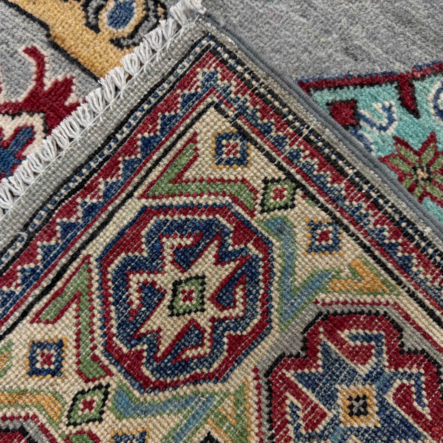 Hand Knotted Kazak Oriental Rug 4' 8" x 6' 5" ft / 141 x 195 cm - No. R37385