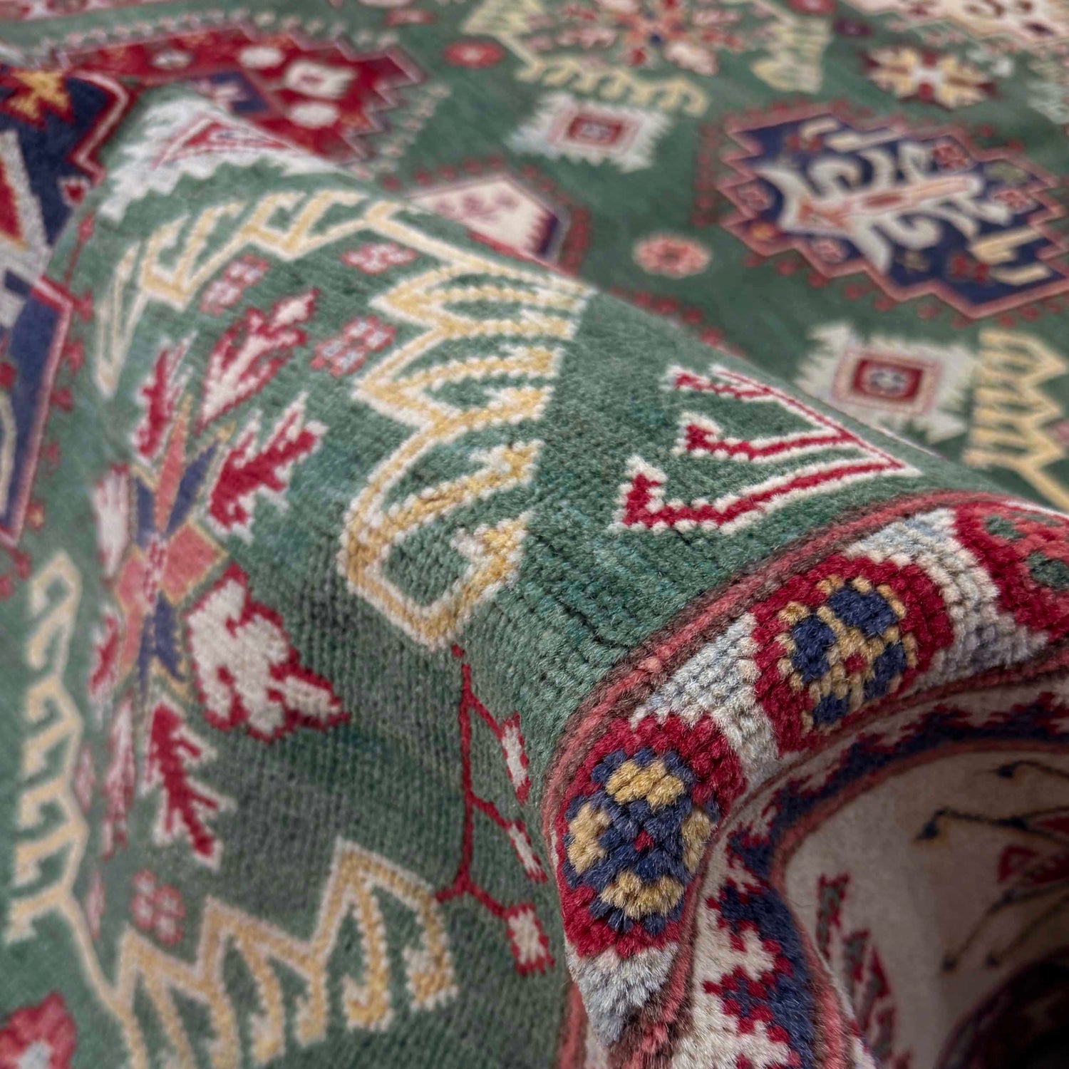 Handmade Kazak Area Rug 5' 9" x 9' 4" ft / 176 x 285 cm - No. R37478