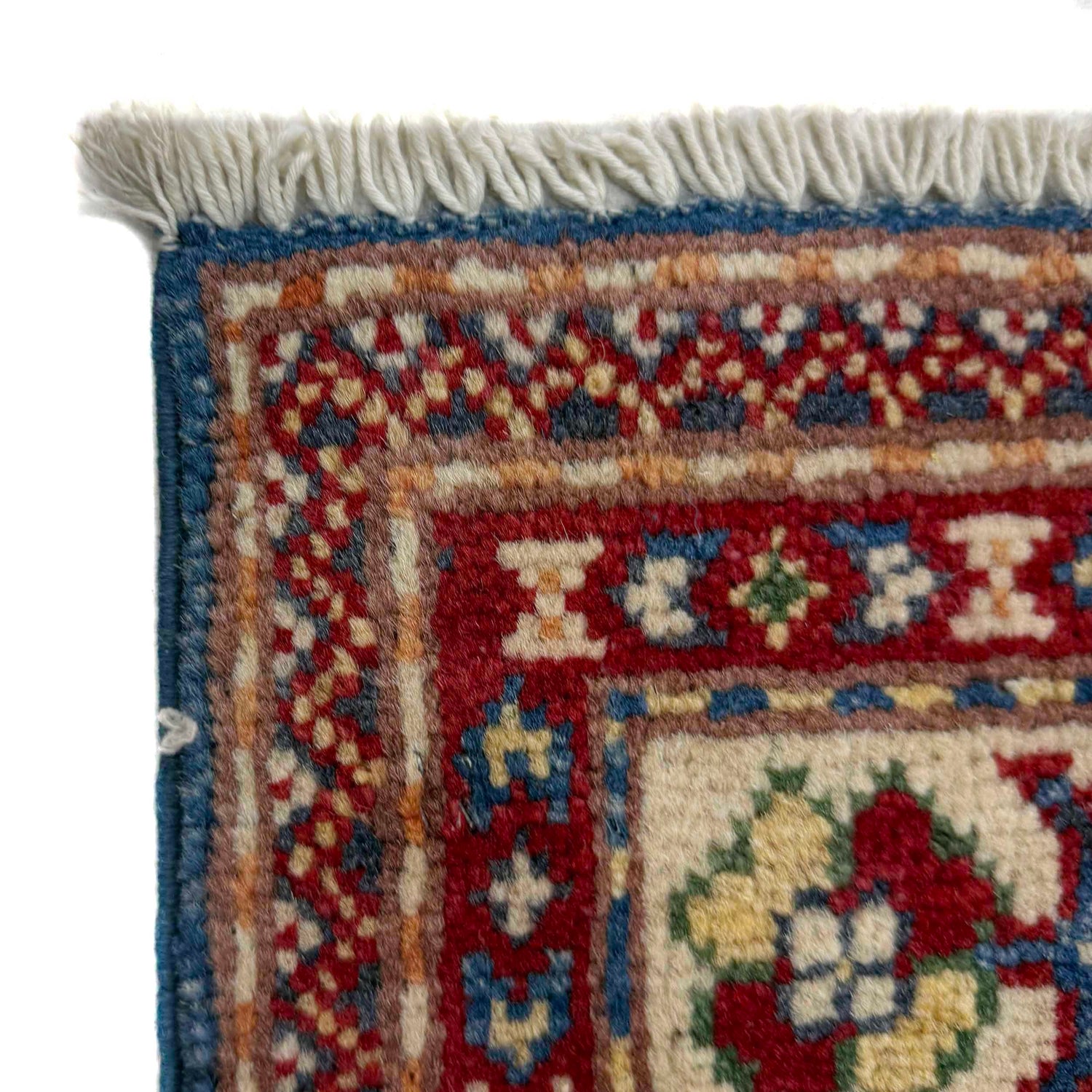 Hand knotted Kazak Carpet 2' 7" x 4' 0" ft / 79 x 123 cm - No. R37491
