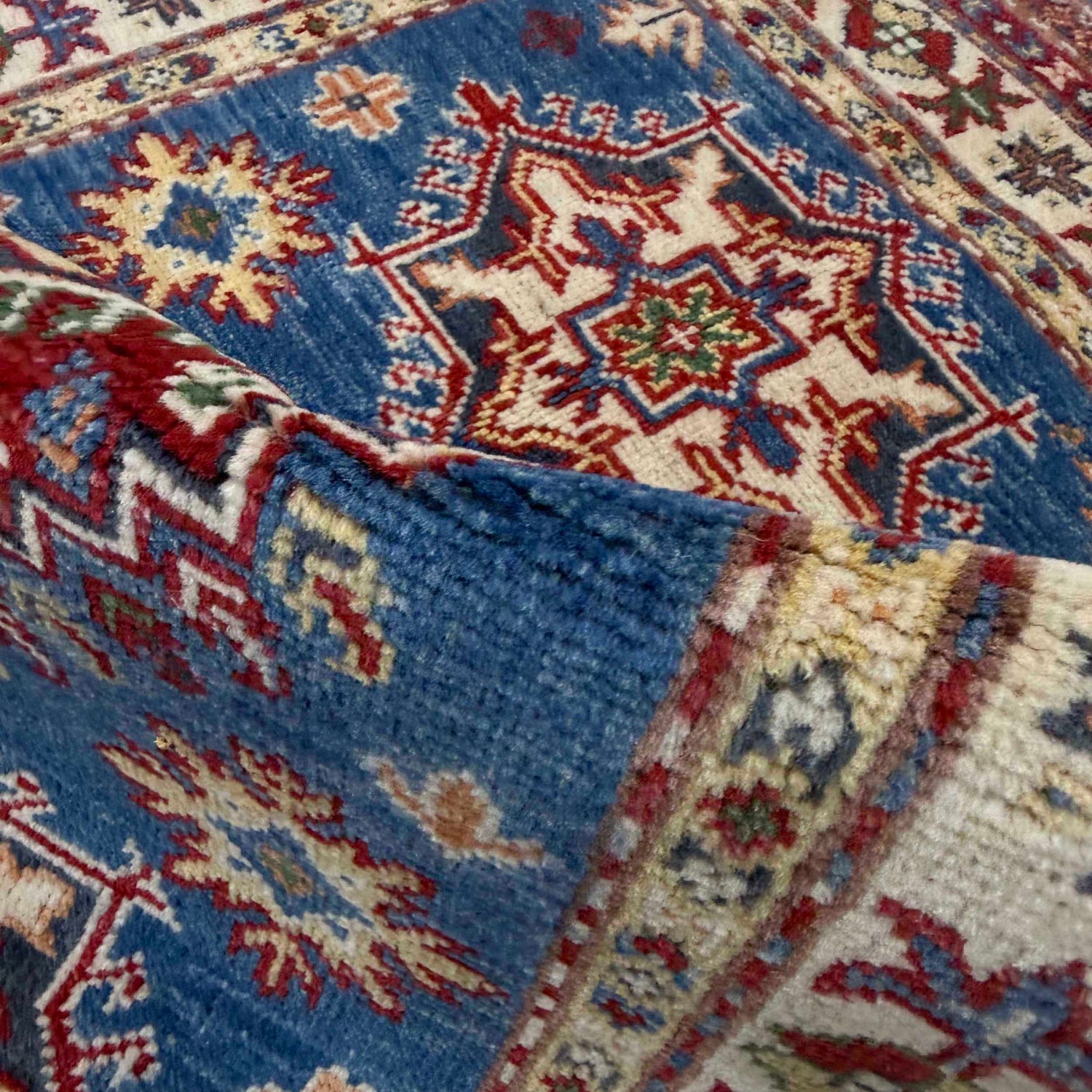 Hand knotted Kazak Carpet 2' 7" x 4' 0" ft / 79 x 123 cm - No. R37491