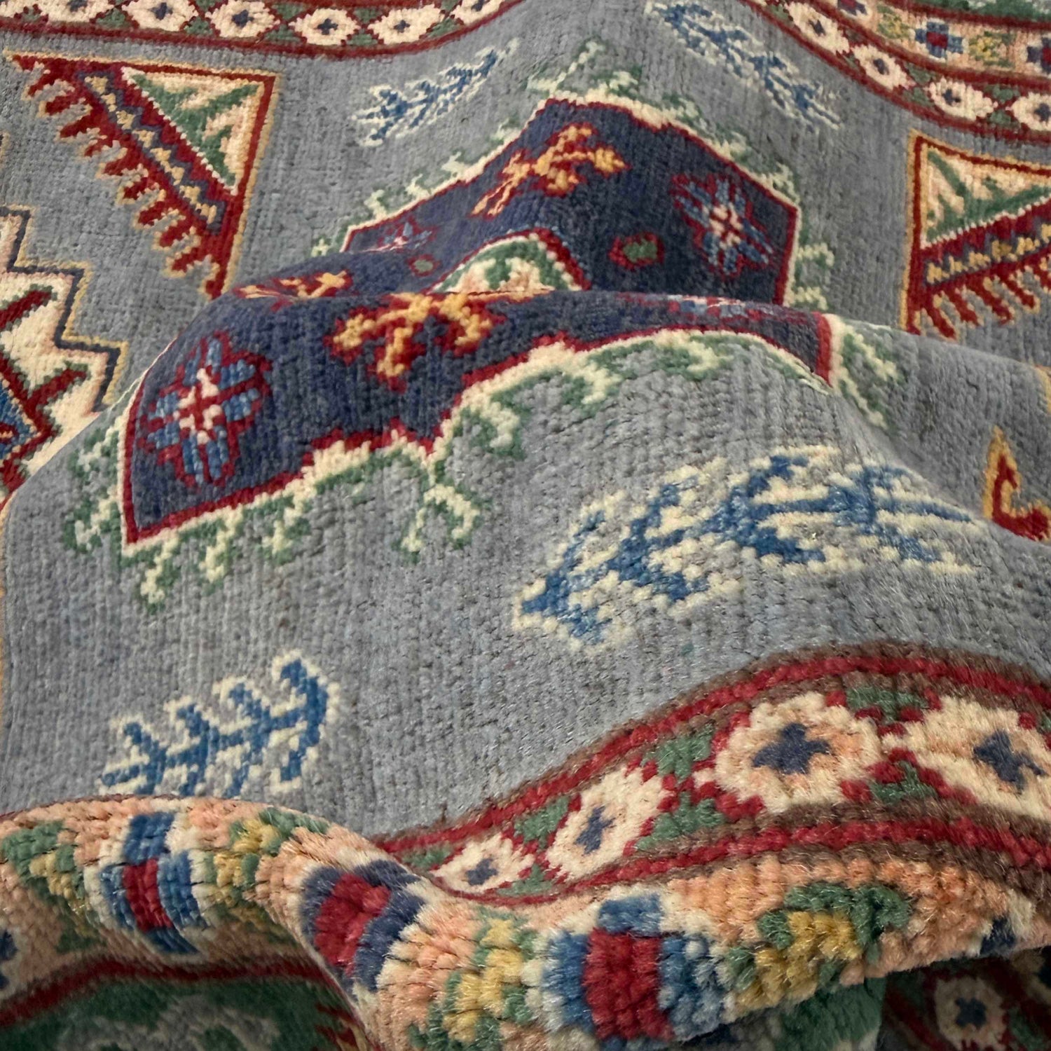 Hand Knotted Kazak Oriental Rug 3' 3" x 4' 9" ft / 100 x 146 cm - No. R37519