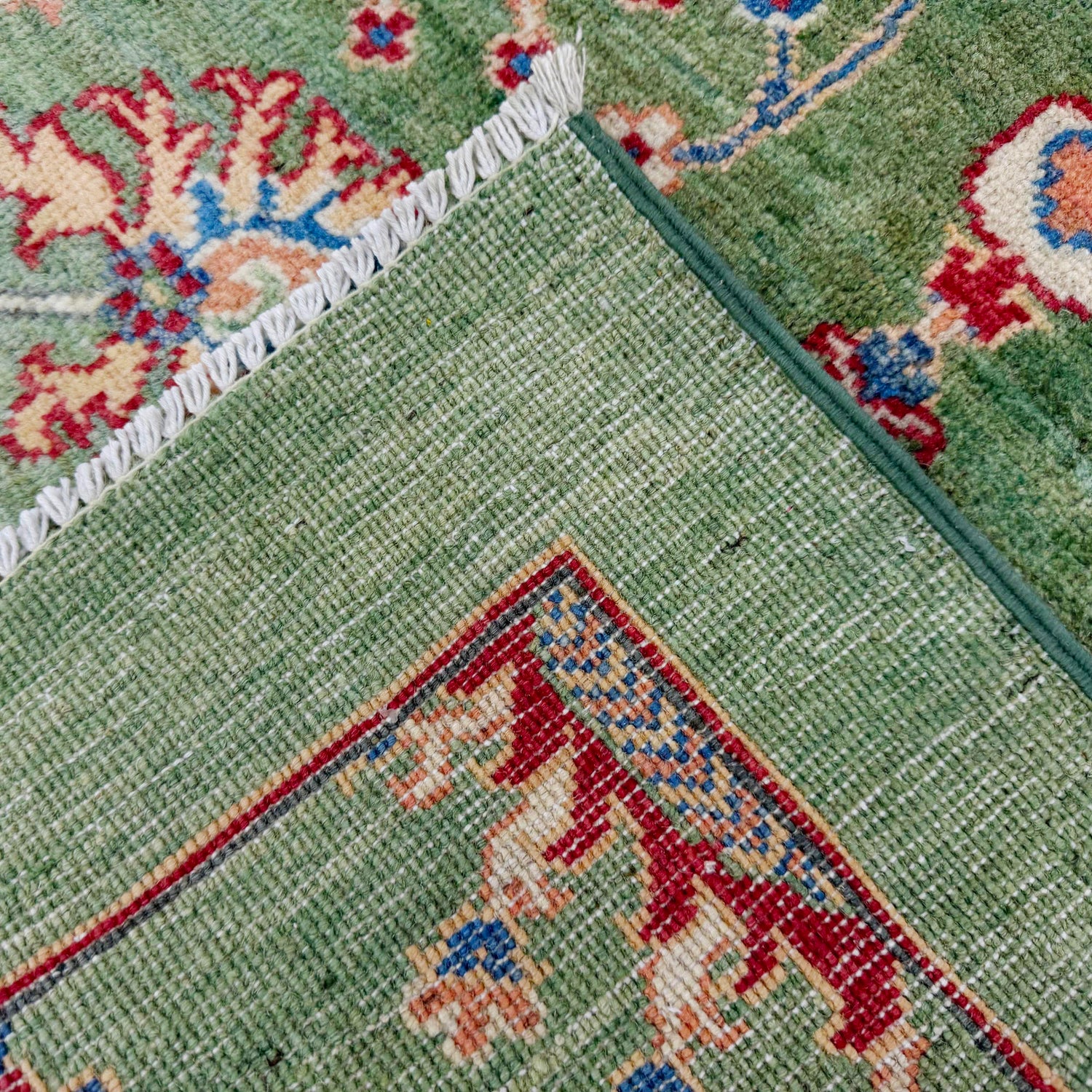 Modern Sultani Carpet 3' 4" x 4' 10" ft / 101 x 147  cm - No. R37523