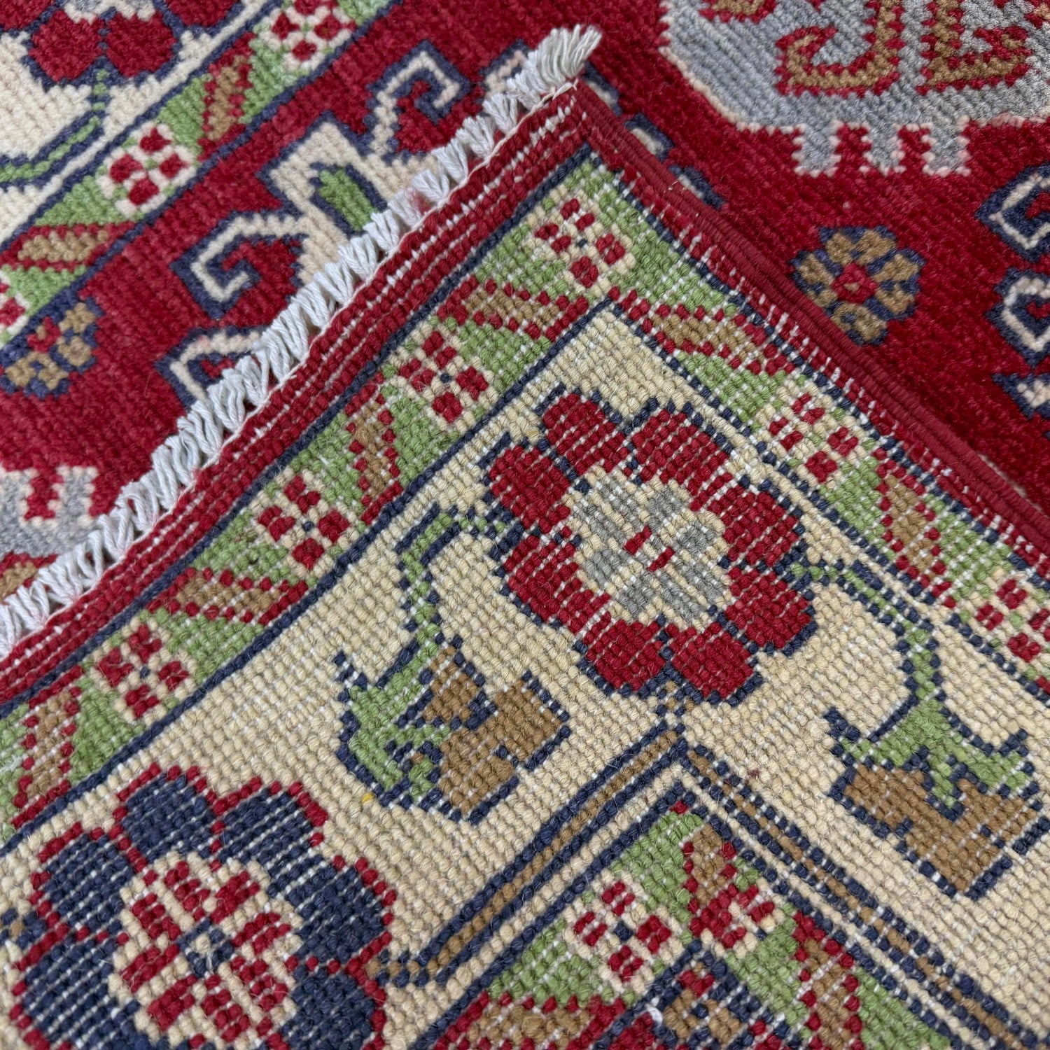 Hand Knotted Kazak Oriental Rug 2' 7" x 4' 3" ft / 79 x 129 cm - No. R37545