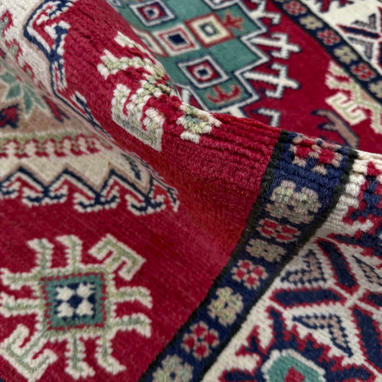 Hand knotted Kazak Carpet 2' 8" x 4' 0" ft / 81 x 122 cm - No. R37546