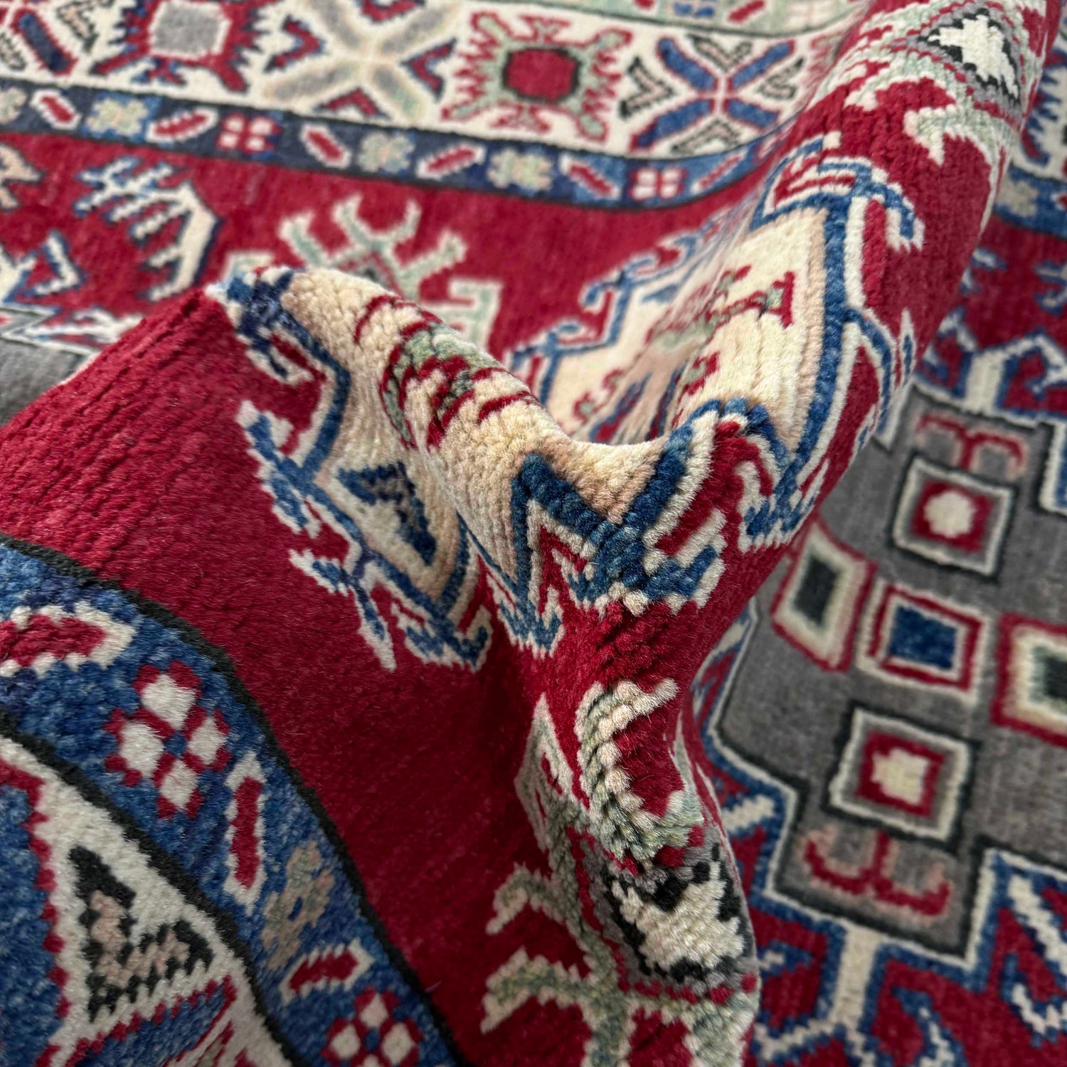 Oriental Kazak Rug 2' 9" x 4' 2" ft / 83 x 127 cm - No. R37549