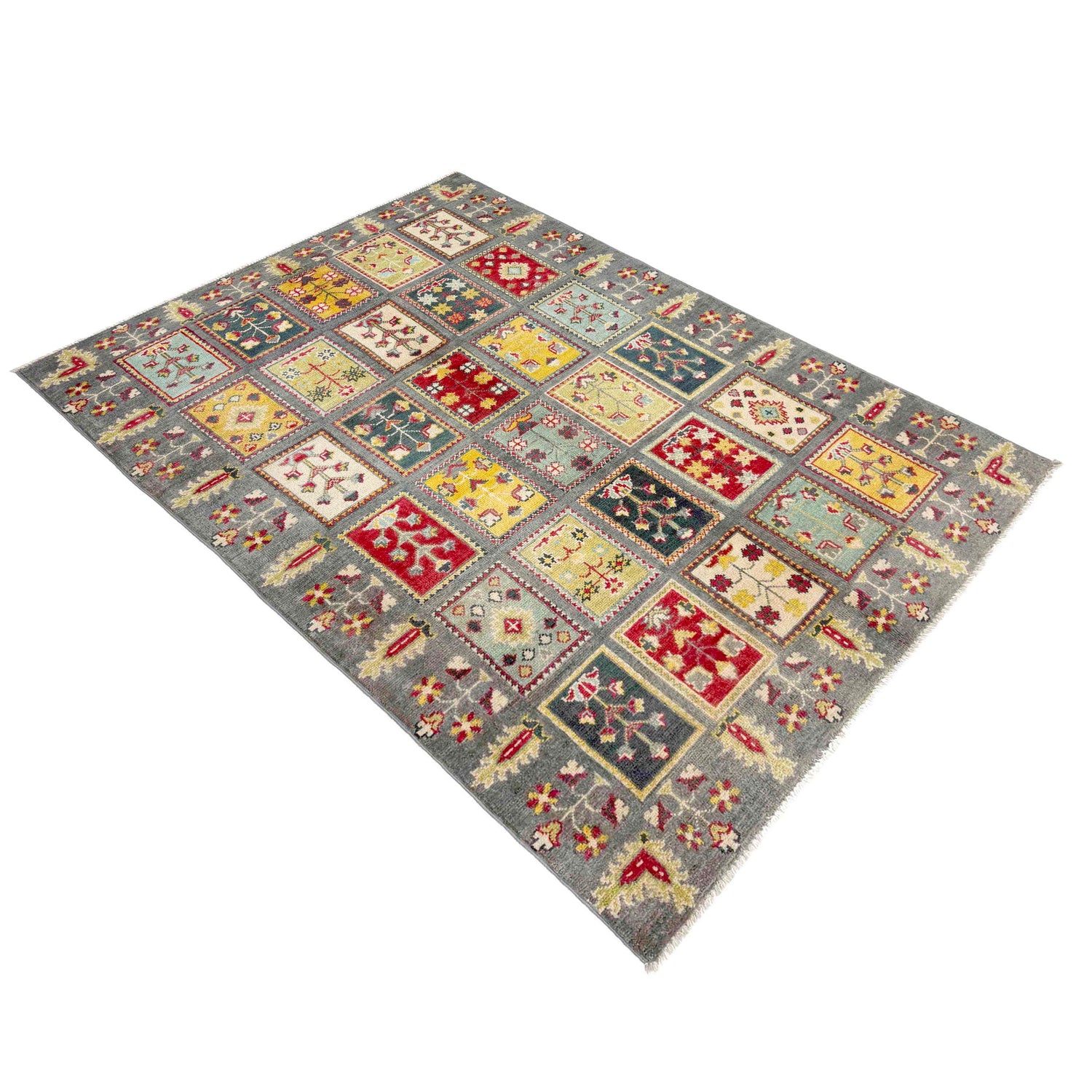 Oriental Bakhtiar Area Rug 3' 11" x 6' 0" ft / 120 x 182 cm - No. R37619