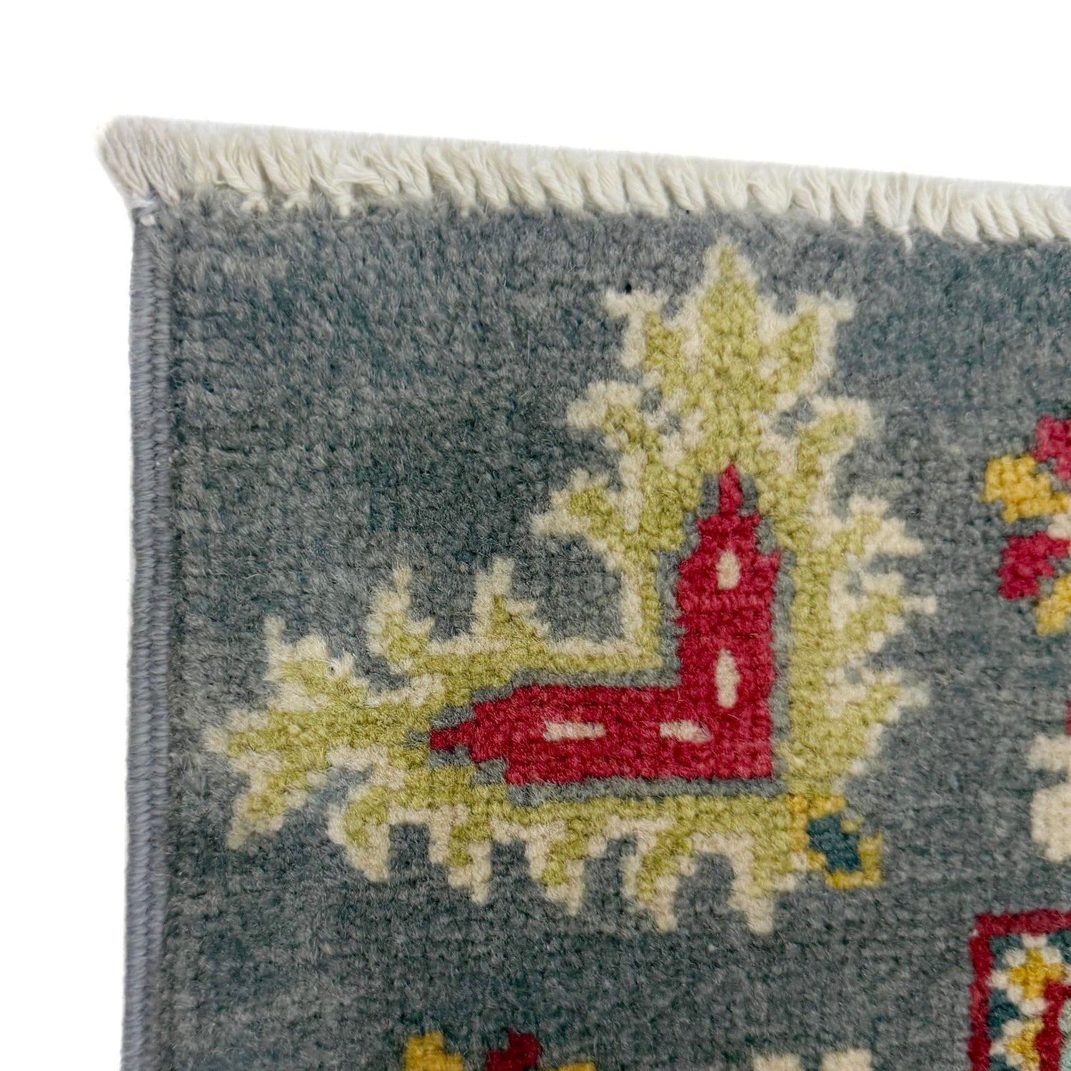 Oriental Bakhtiar Area Rug 3' 11" x 6' 0" ft / 120 x 182 cm - No. R37619