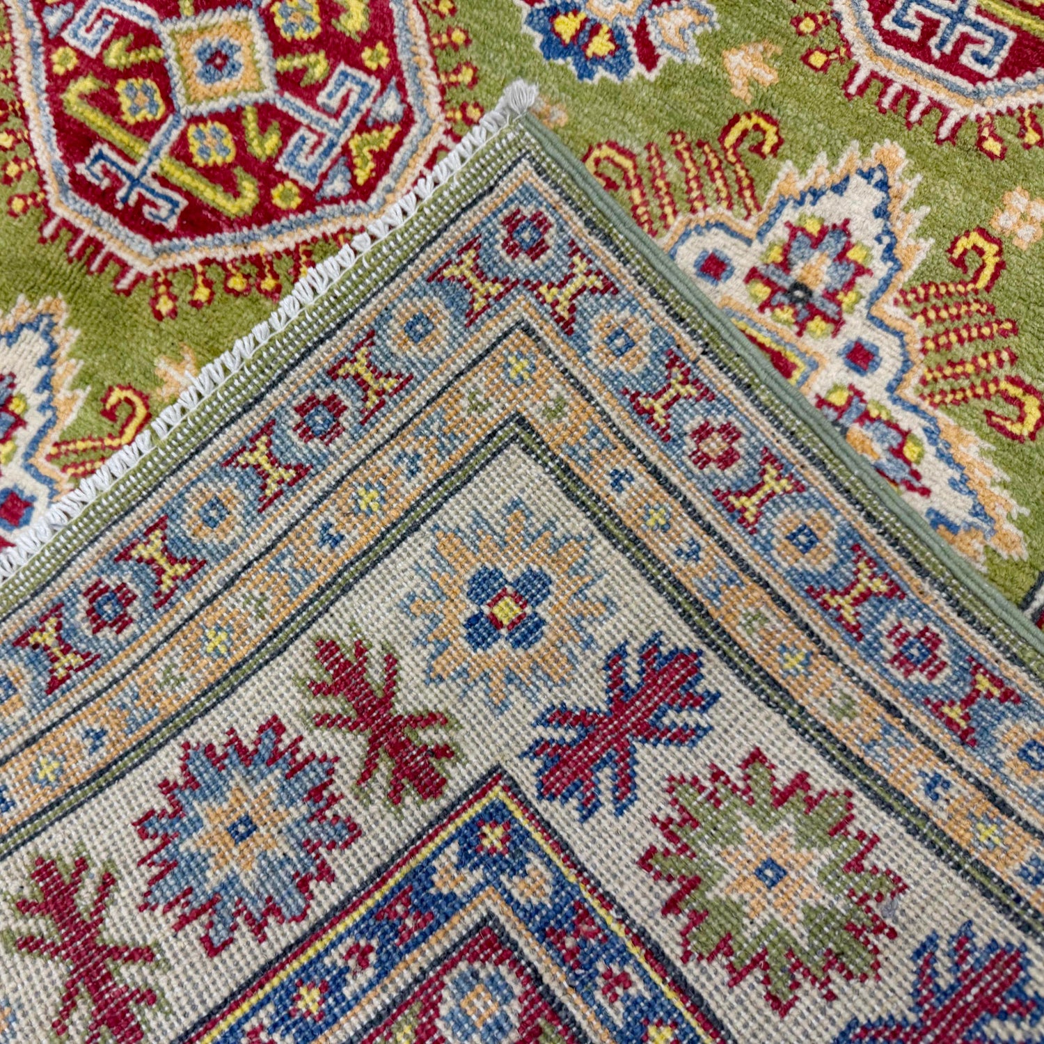 Oriental Kazak Rug 5' 1" x 6' 10" ft / 155 x 208 cm - No. R37639