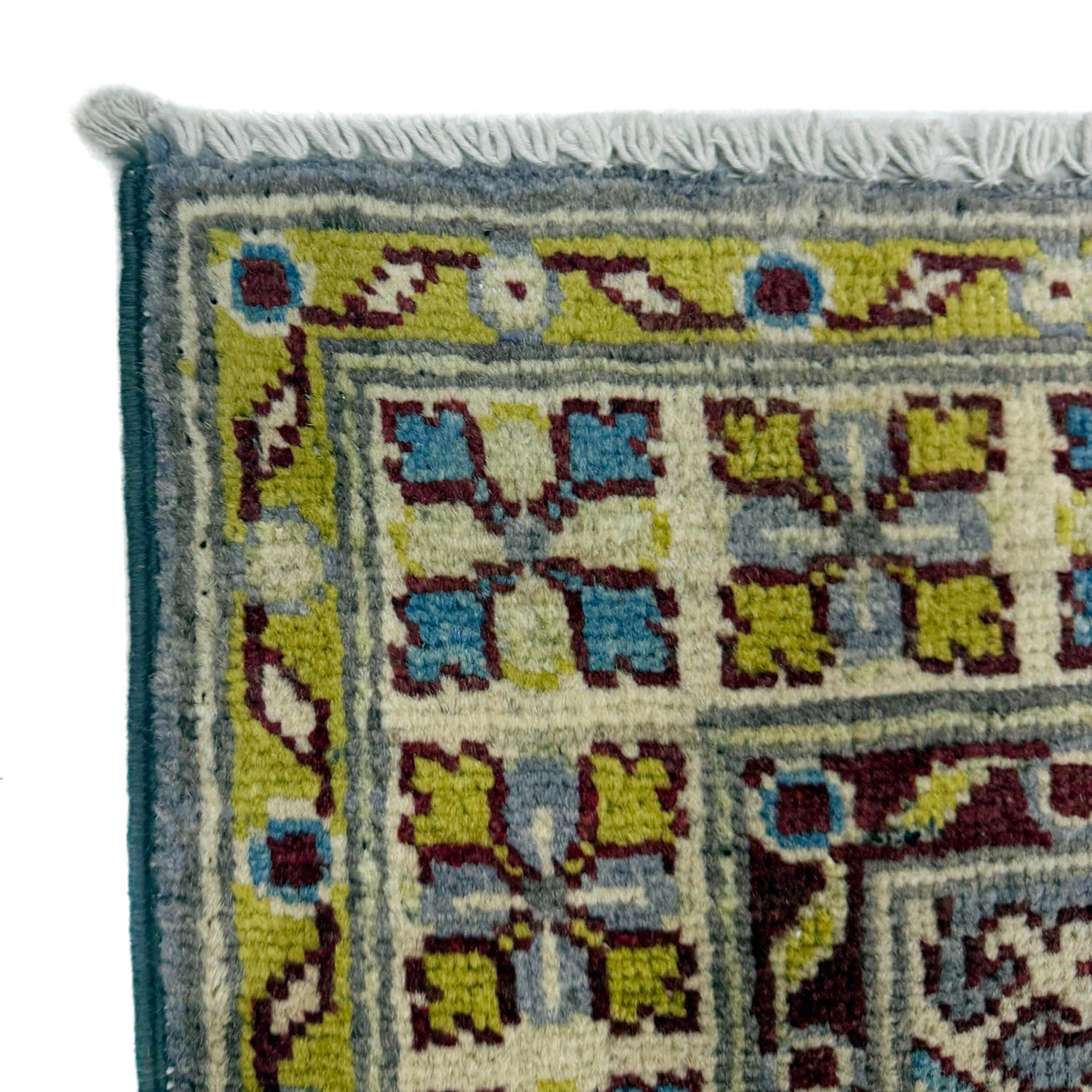 Oriental Kazak Rug 3' 5" x 5' 0" ft / 103 x 153 cm - No. R37650