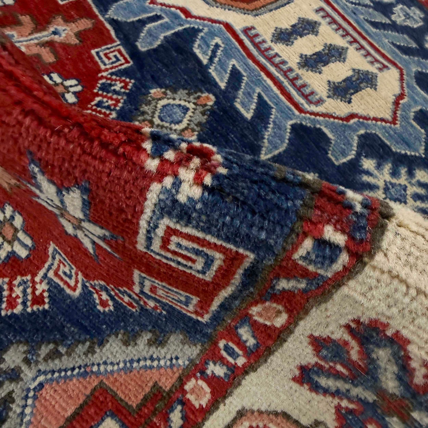 Oriental Kazak Rug 3' 11" x 6' 6" ft / 120 x 199 cm - No. R37655