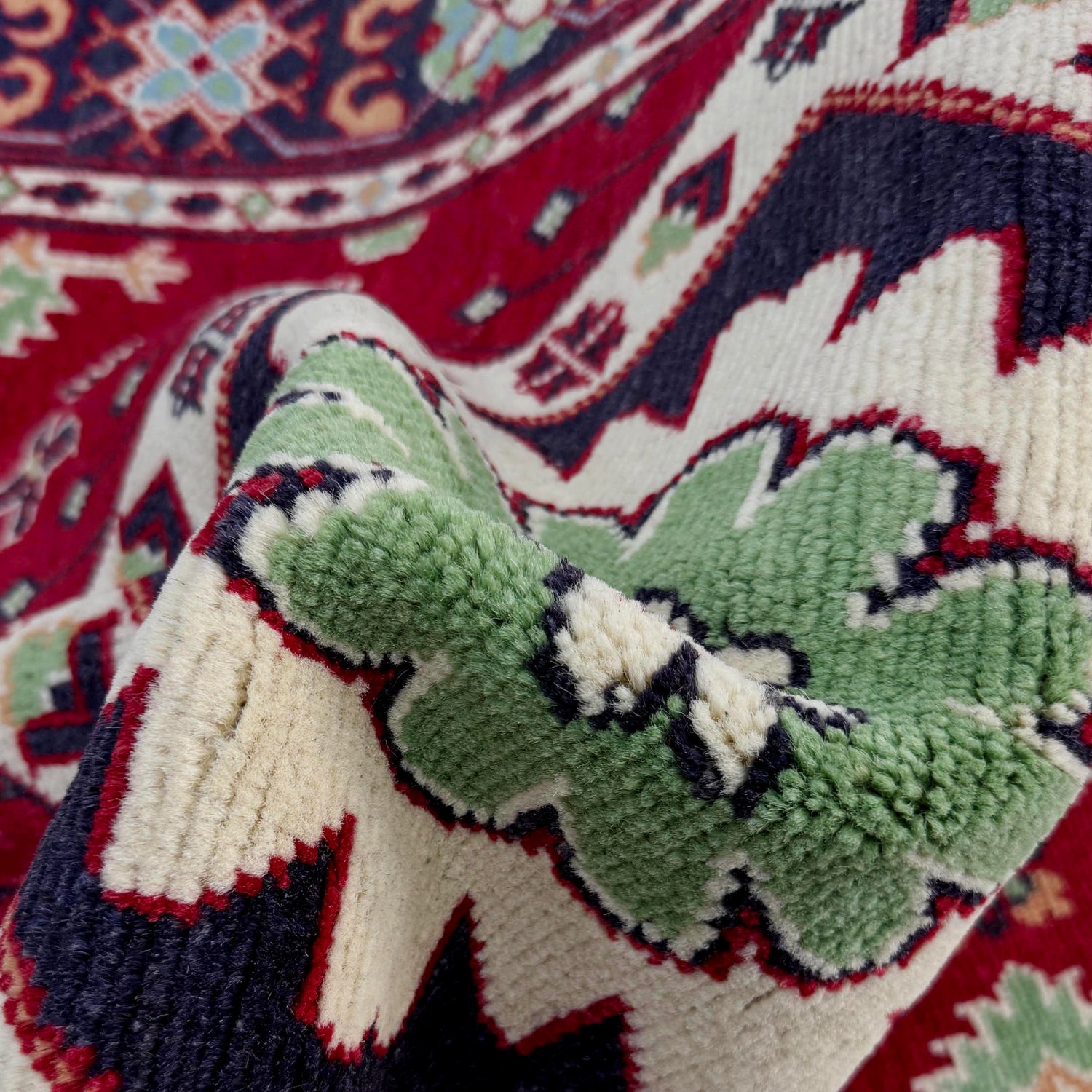 Hand knotted Kazak Carpet 3' 1" x 5' 0" ft / 93 x 153 cm - No. R37730