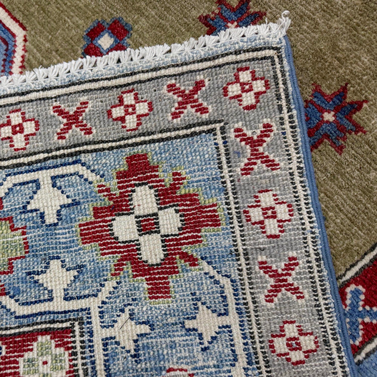 Hand Knotted Kazak Oriental Rug 5' 2" x 6' 10" ft / 157 x 209 cm - No. R37742