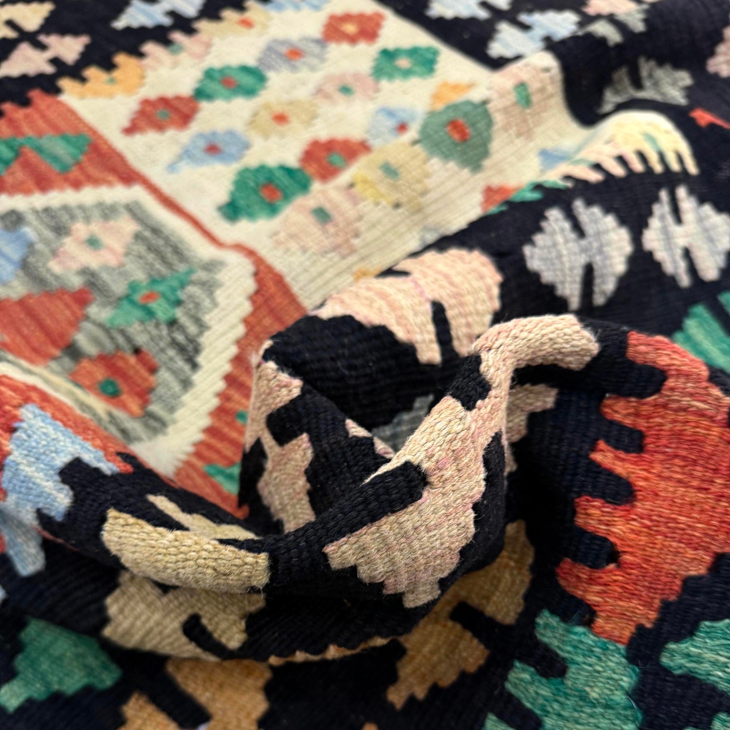 Handmade Vegetable Kilim 3' 6" x 4' 10" ft / 107 x 148 cm - No. R37907