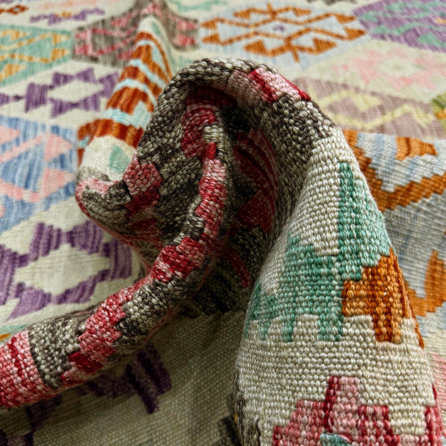 Hand Woven Wool Kelim 4' 10" x 6' 0" ft / 147 x 182 cm - No. R38288