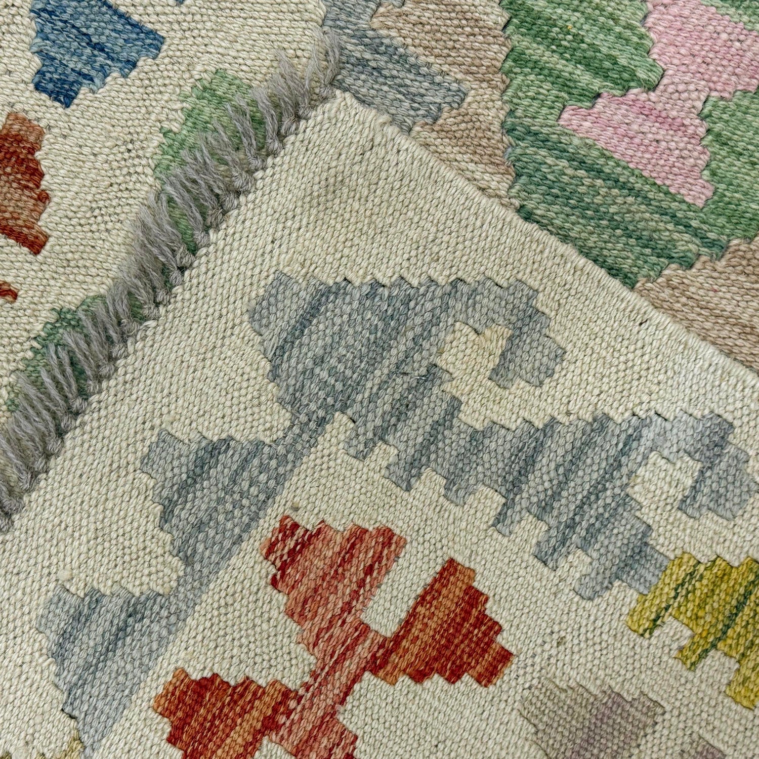 Colorful Flat-Weave Wool Kilim 2' 9" x 4' 2" ft / 83 x 128 cm - No. R38331