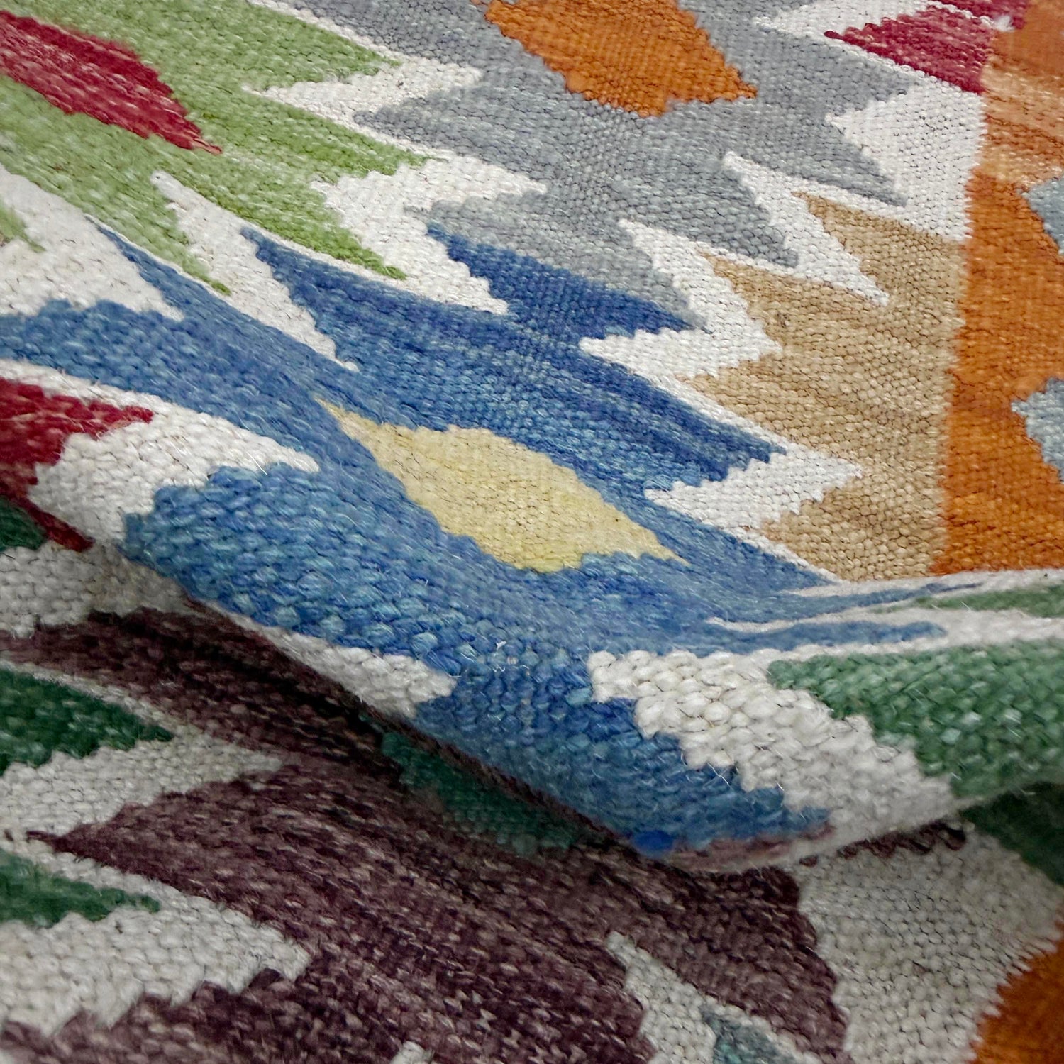 Hand Woven Wool Kelim 2' 7" x 4' 1" ft / 78 x 125 cm - No. R38977