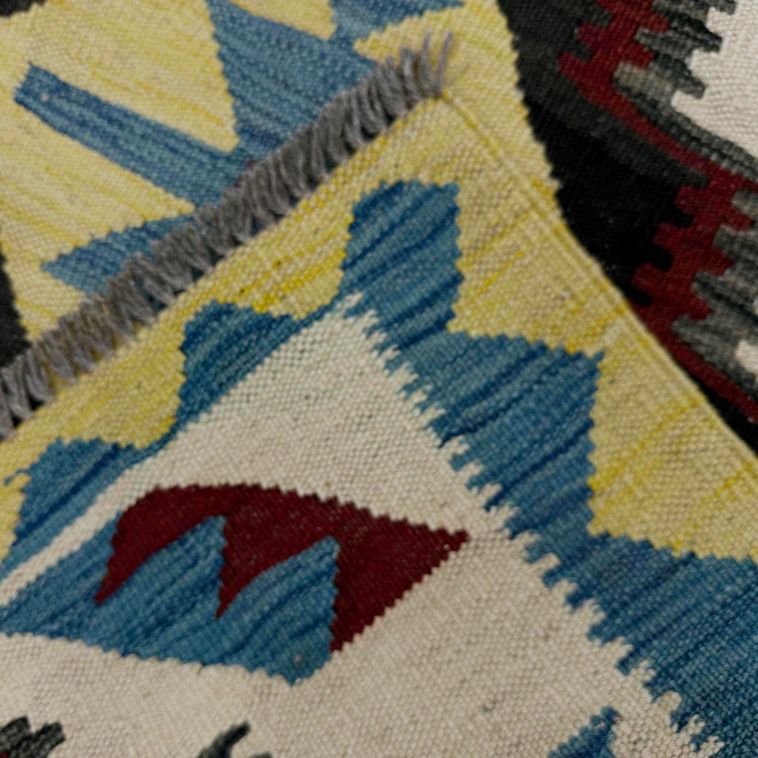 Small Size Chobi Kilim 2' 9" x 4' 2" ft / 83 x 127 cm - No. R39004