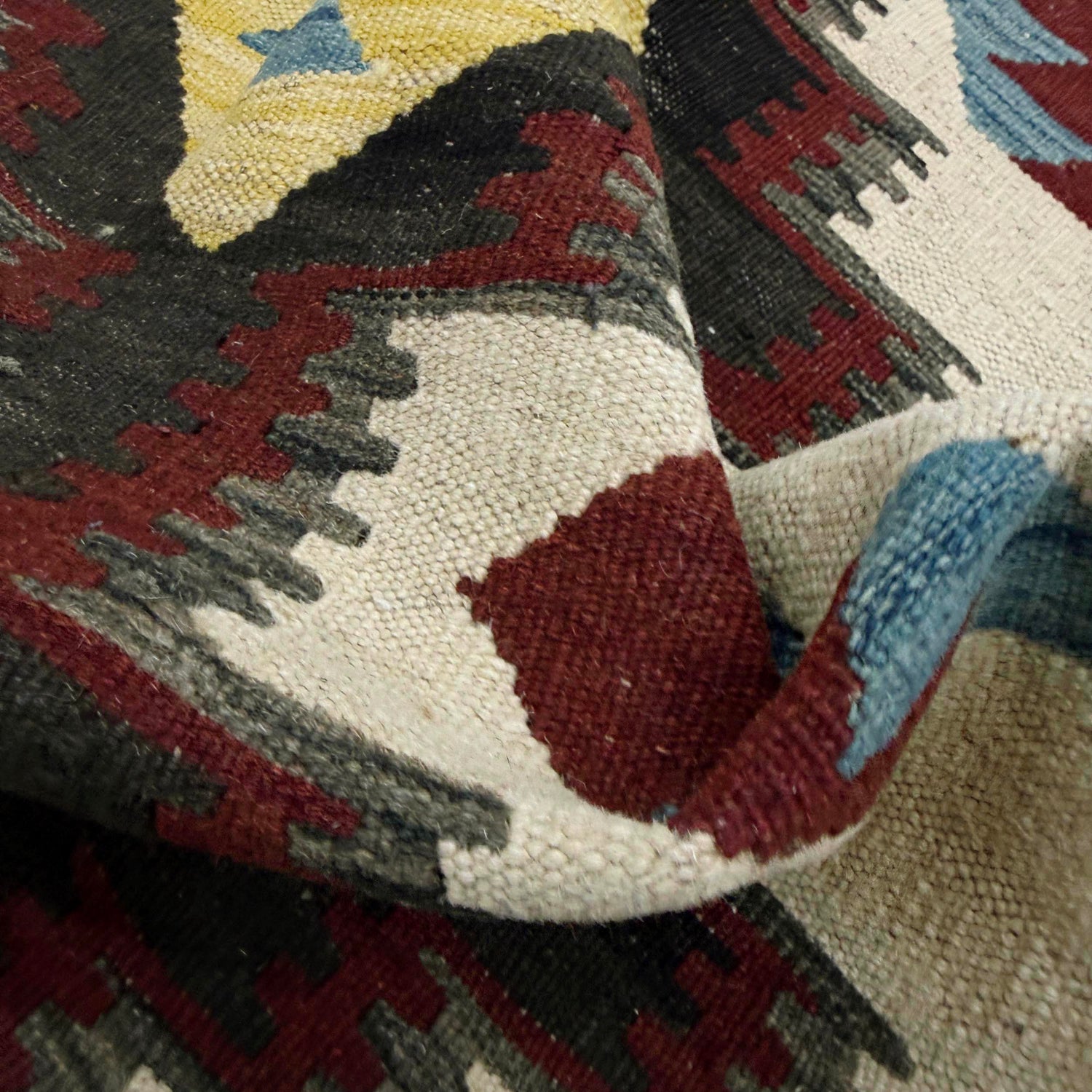 Small Size Chobi Kilim 2' 9" x 4' 2" ft / 83 x 127 cm - No. R39004