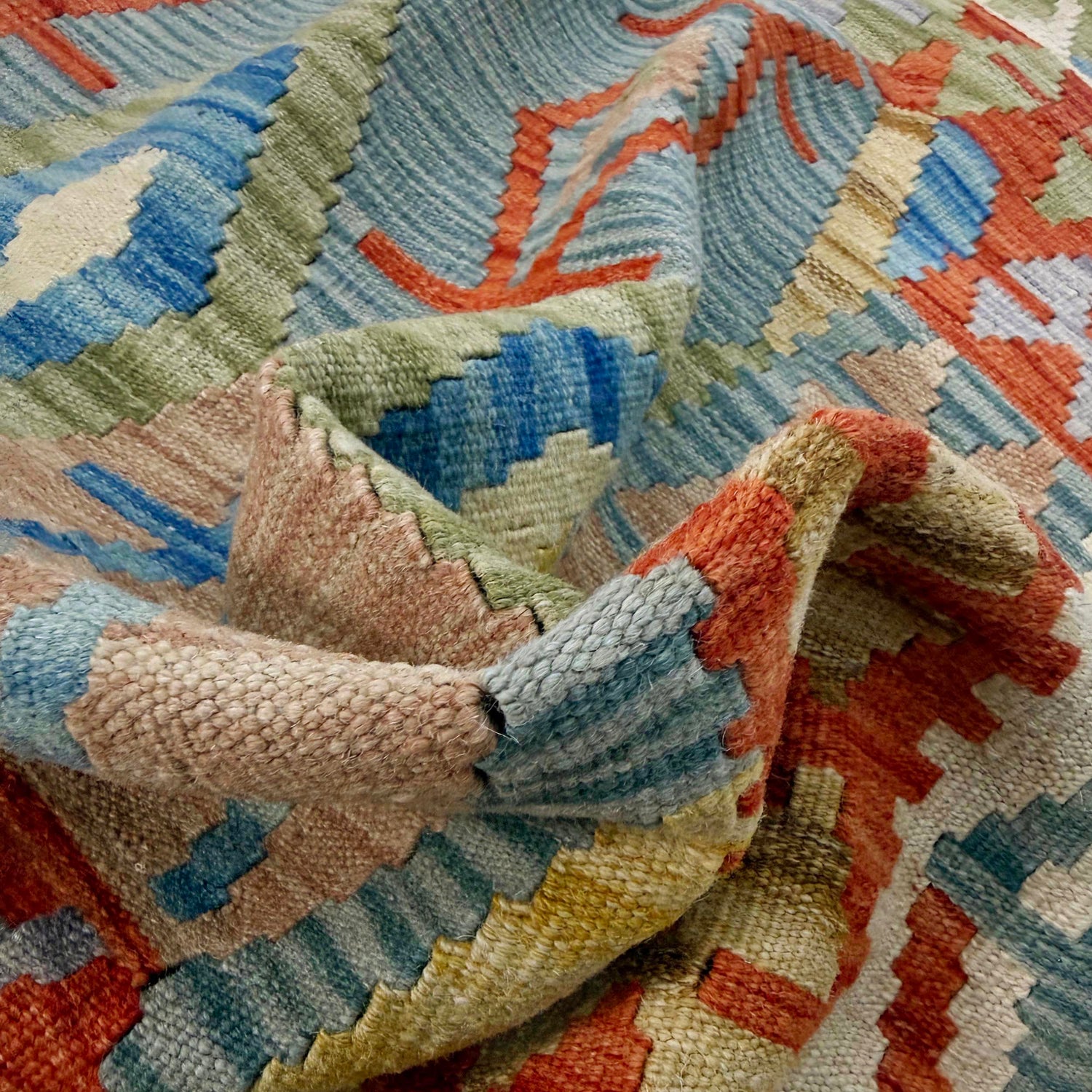 Hand Knotted Flatweave Kilim 3' 5" x 5' 2" ft / 104 x 157 cm - No. R39031