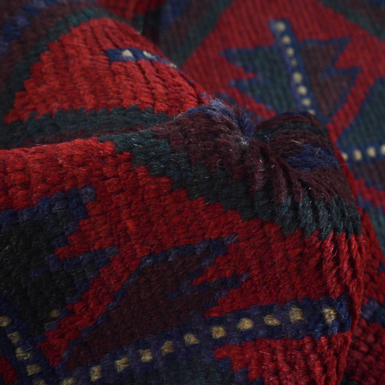 Traditional Baloch Rug 3' 3" x 4' 9" ft / 99 x 145 cm - No. W17030