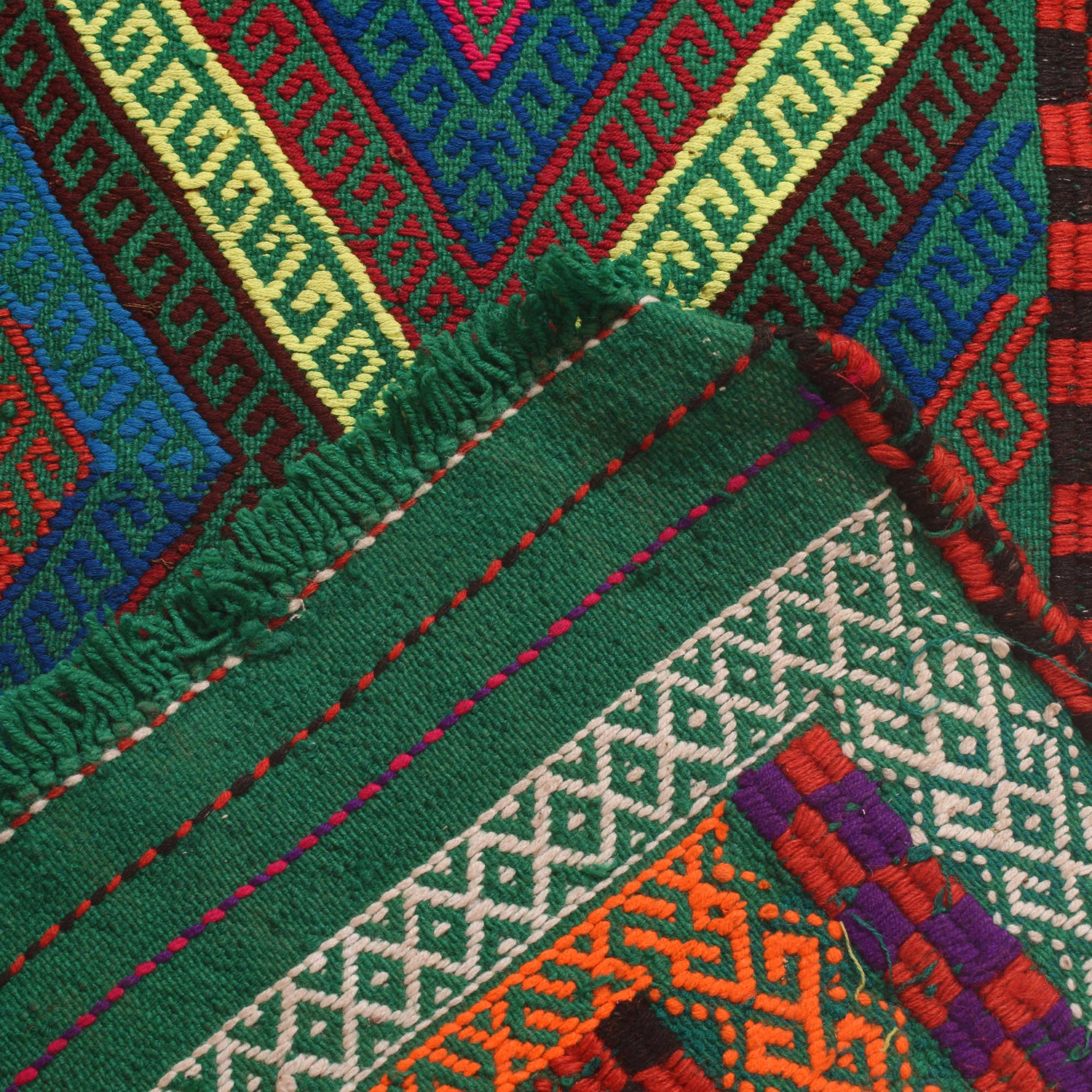 Short Kilim Runner 2' 1" x 6' 9" ft / 64 x 207 cm - No. W17101