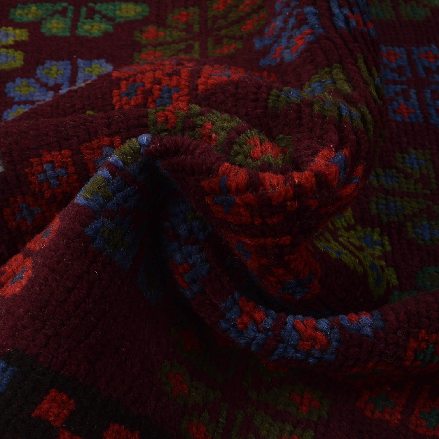 Dark Purple Color Baluchi Rug 4' 0" x 5' 7" ft / 122 x 171 cm - No. W27278