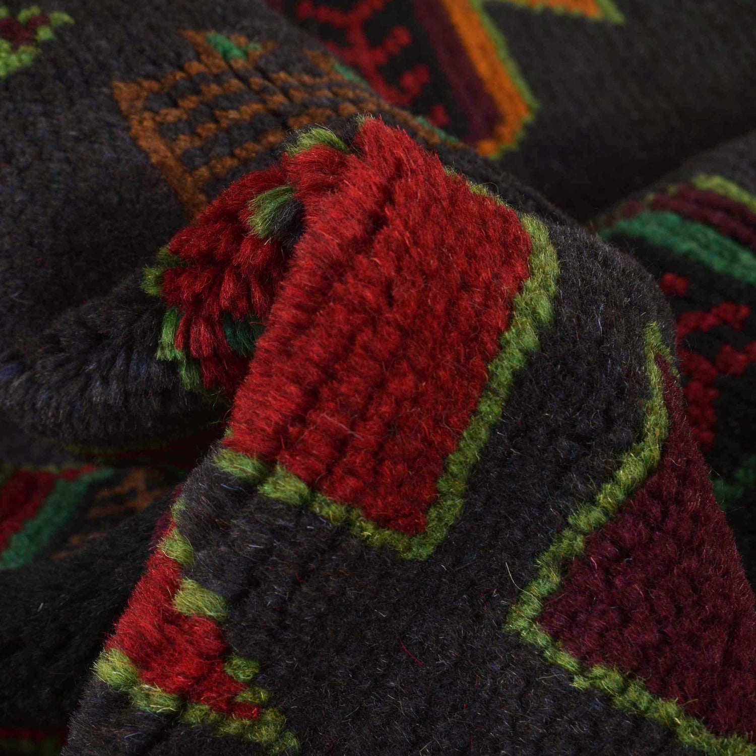 Tribal Baloch Rug 3' 12" x 6' 2" ft / 121 x 188 cm - No. W28015