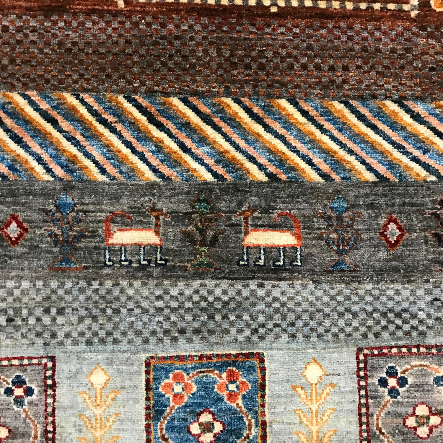 Luxury Shikargah Carpet 5' 8" x 7' 10" ft / 172 x 238 cm - No. W34041