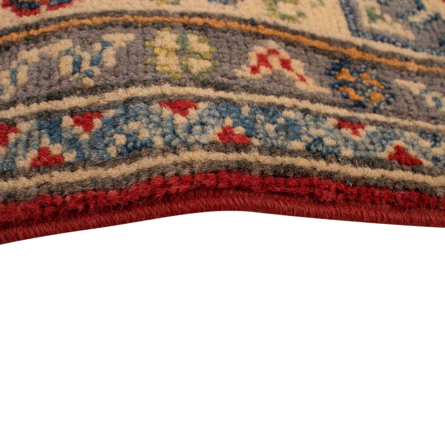 Hand knotted Kazak Carpet 4' 0" x 6' 0" ft / 121 x 182 cm - No. W34047