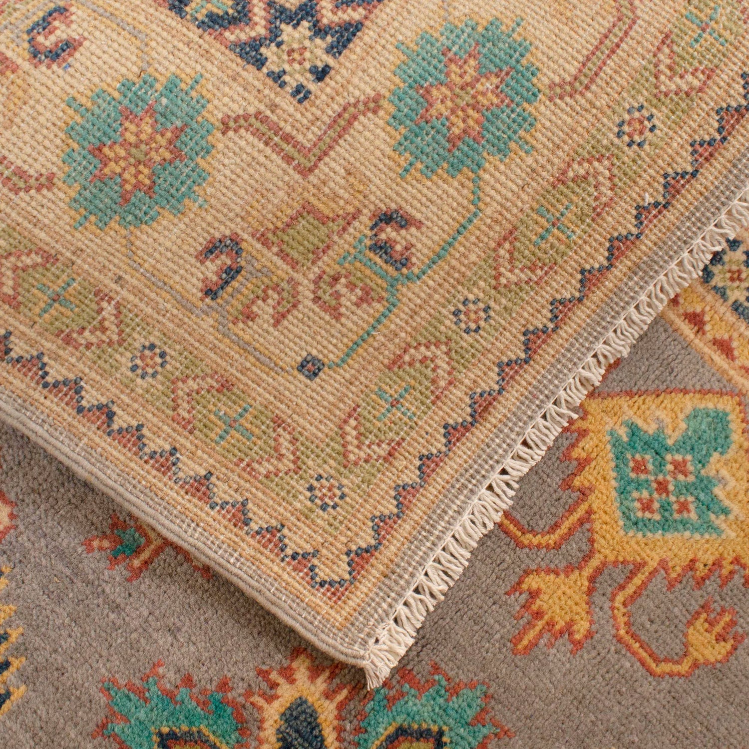 Oriental Kazak Rug 4' 0" x 5' 8" ft / 122 x 173 cm - No. W34070