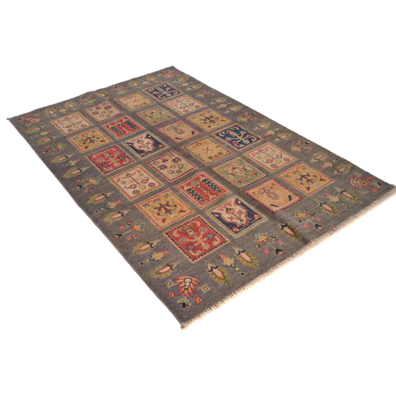 Oriental Bakhtiar Area Rug 3' 11" x 5' 10" ft / 120 x 177 cm - No. W34132