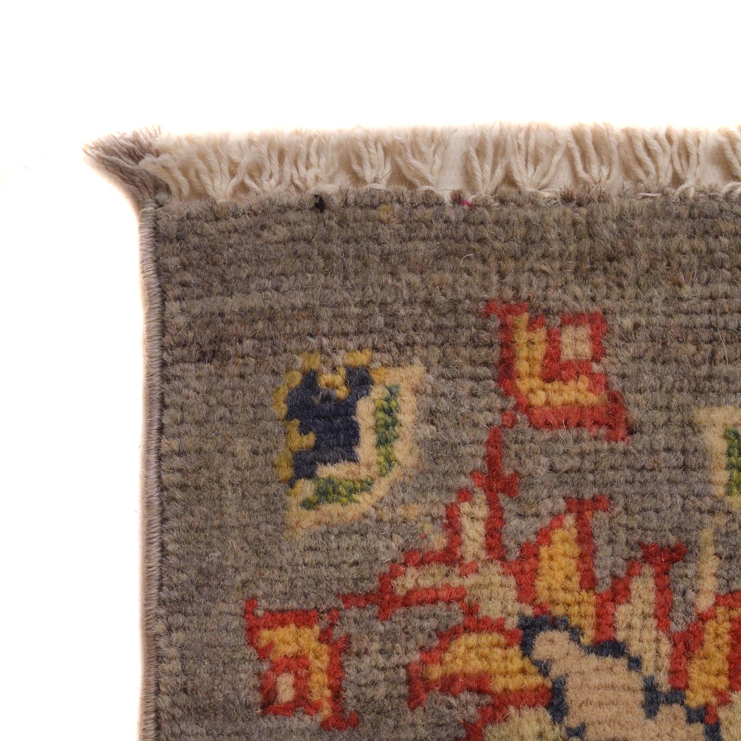 Oriental Bakhtiar Area Rug 3' 11" x 5' 10" ft / 120 x 177 cm - No. W34132